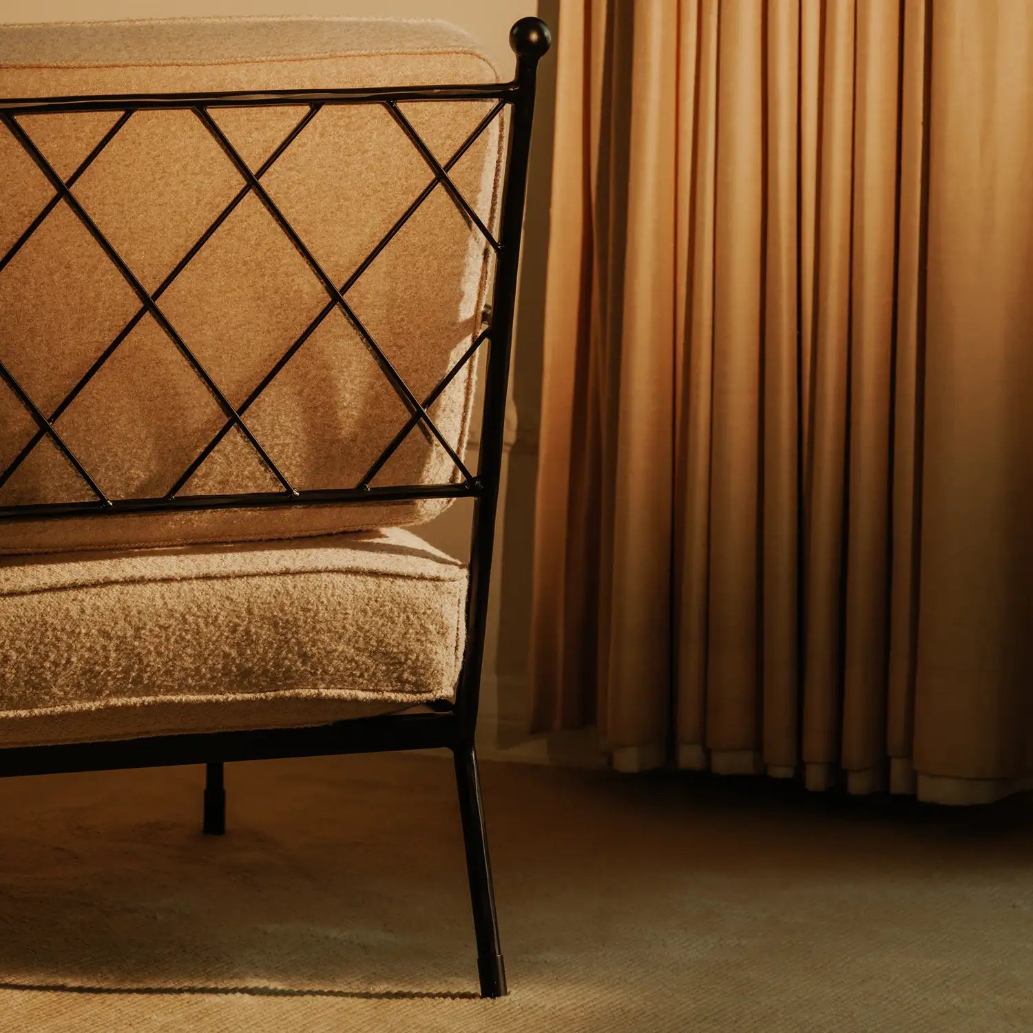 MOE'S HOME COLLECTION QN-1035-34 fbcf4284-a210-438f-8727-3e7084ec6645