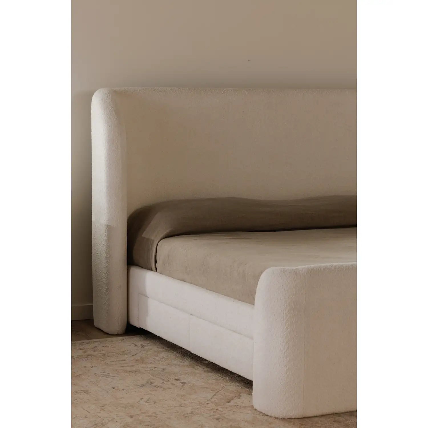 MOE'S, SOPHIA BEDS, BEDS