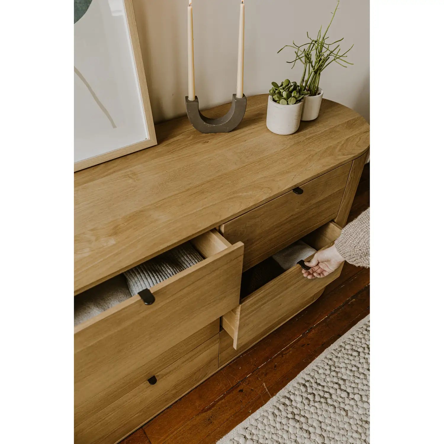 MOES, THEO DRESSERS, DRESSERS