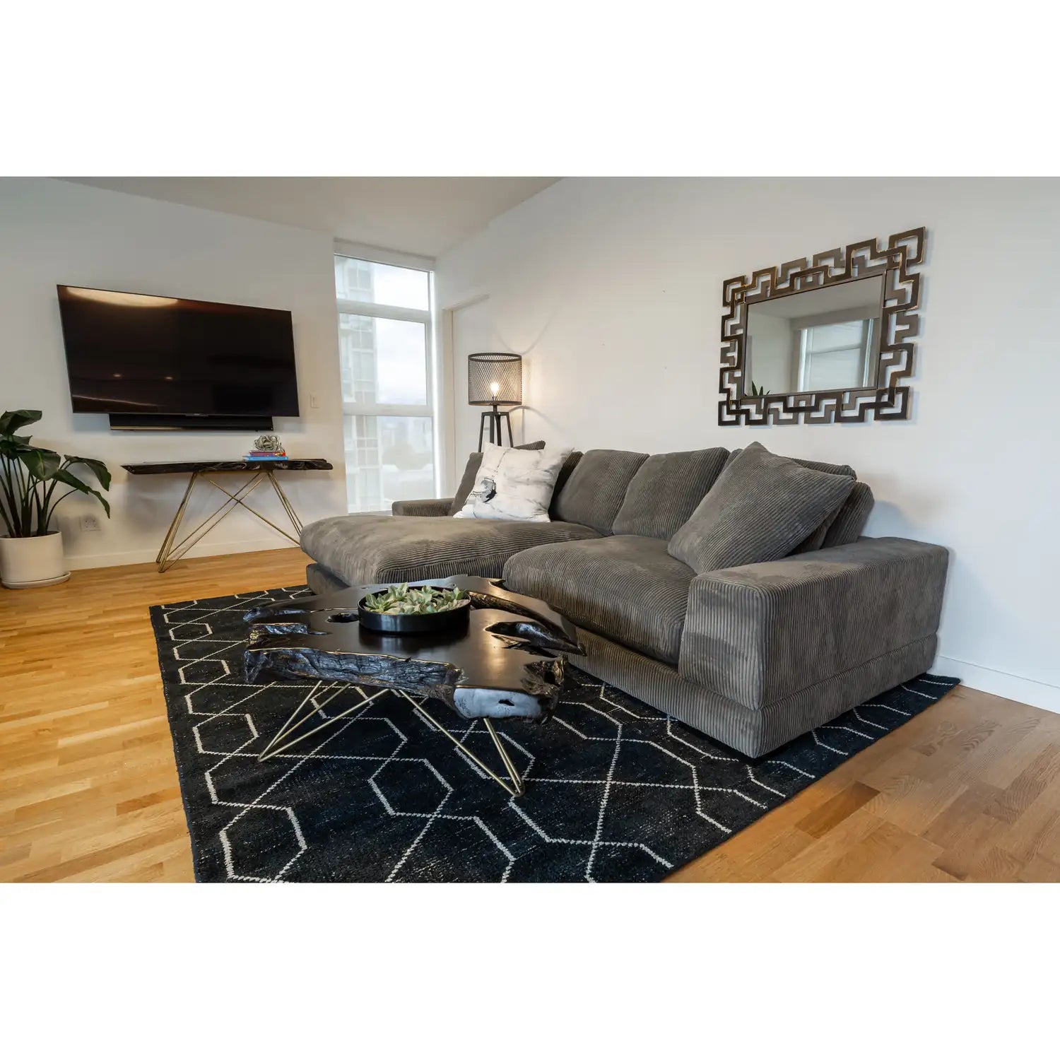MOES, PLUNGE SECTIONALS, SOFA