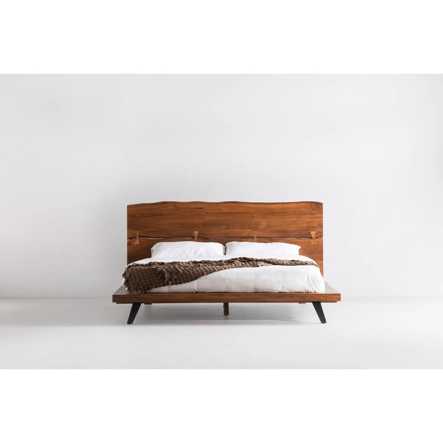 MOE'S, MADAGASCAR BEDS, BEDS