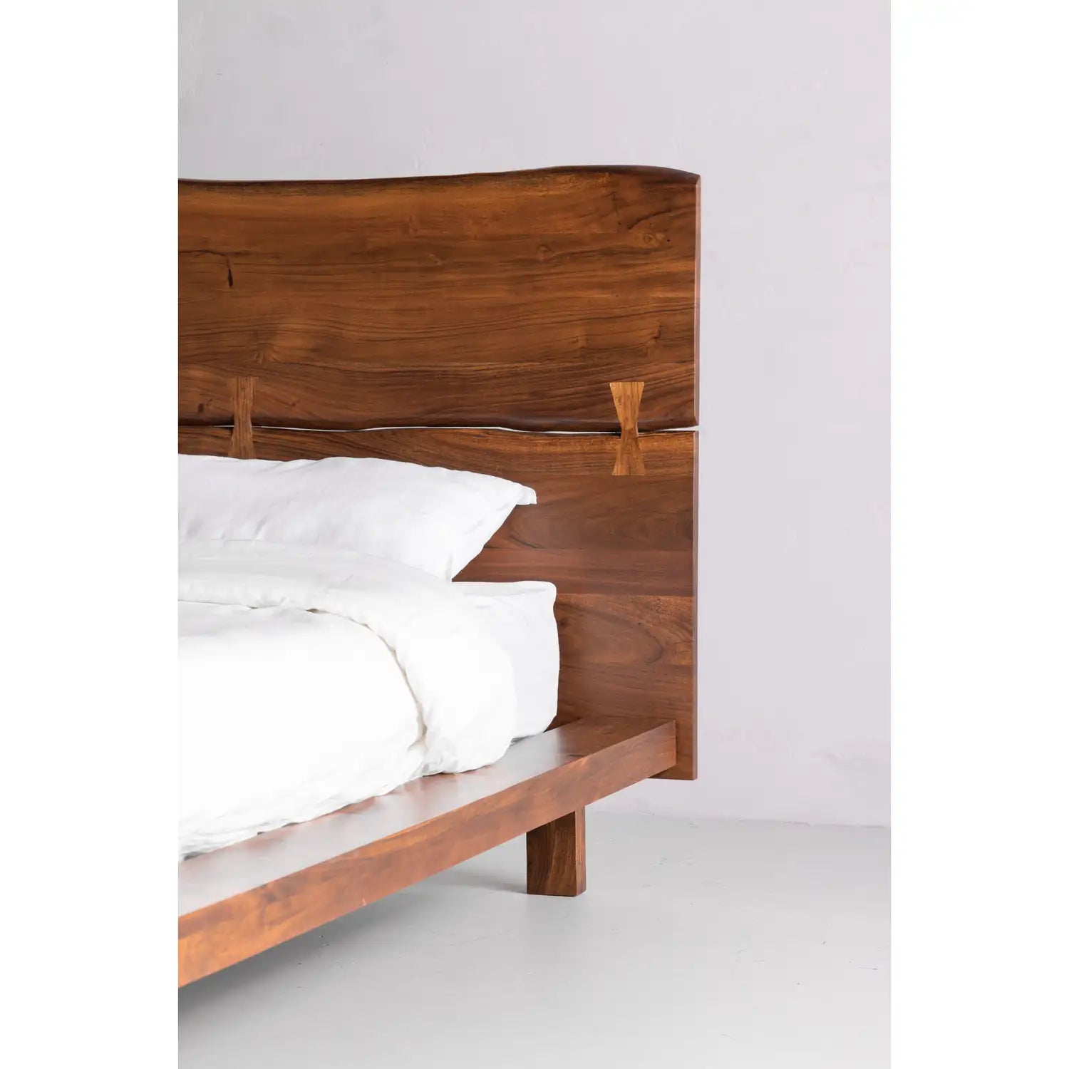 MOE'S, MADAGASCAR BEDS, BEDS