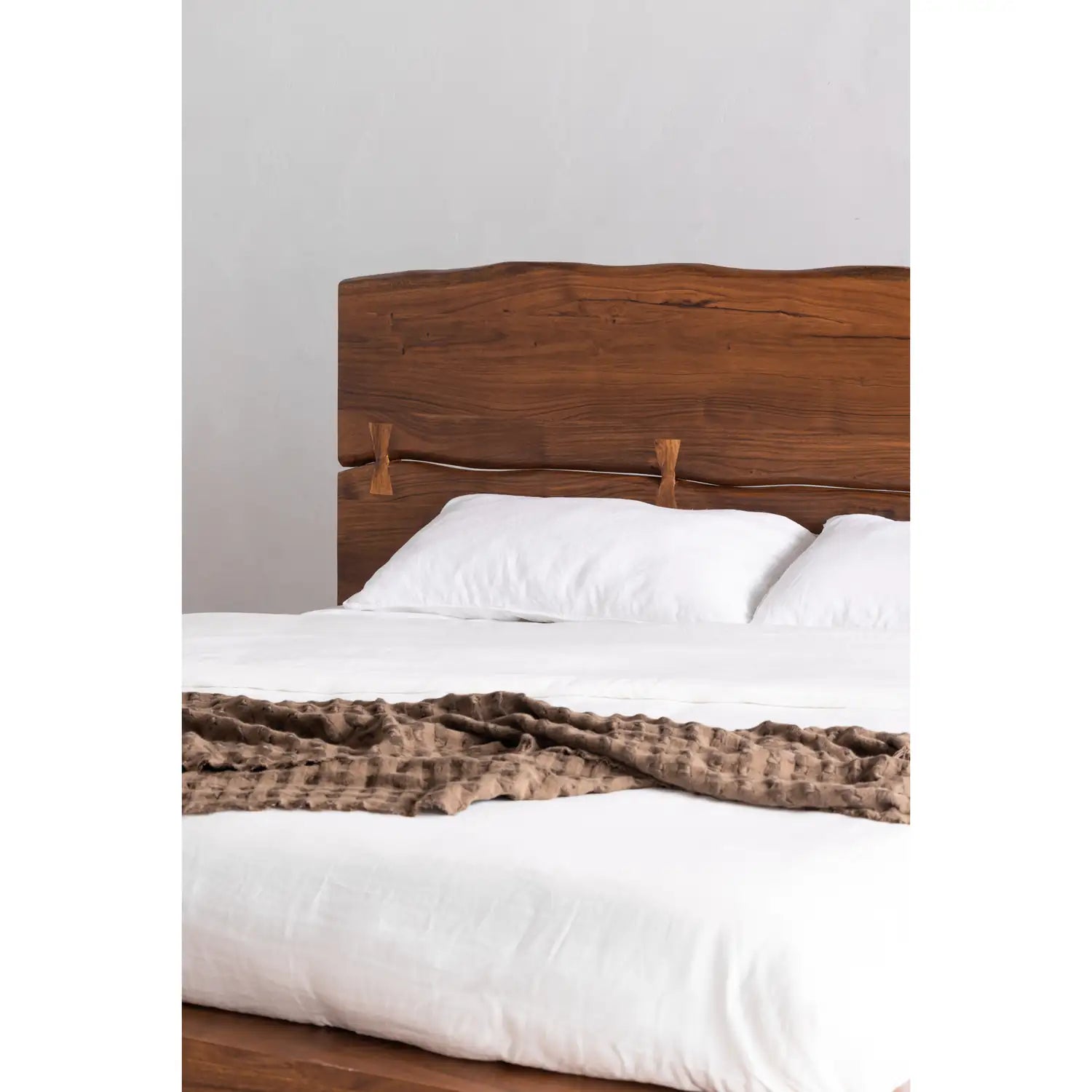MOE'S, MADAGASCAR BEDS, BEDS