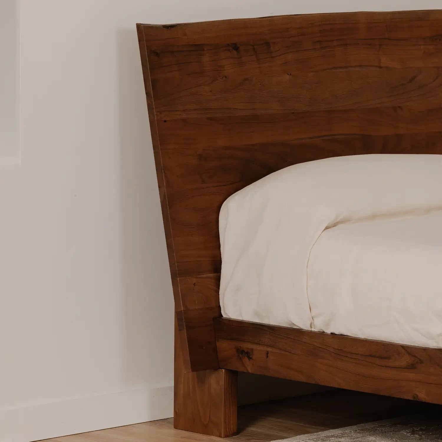 MOE'S, BENT BEDS, BEDS