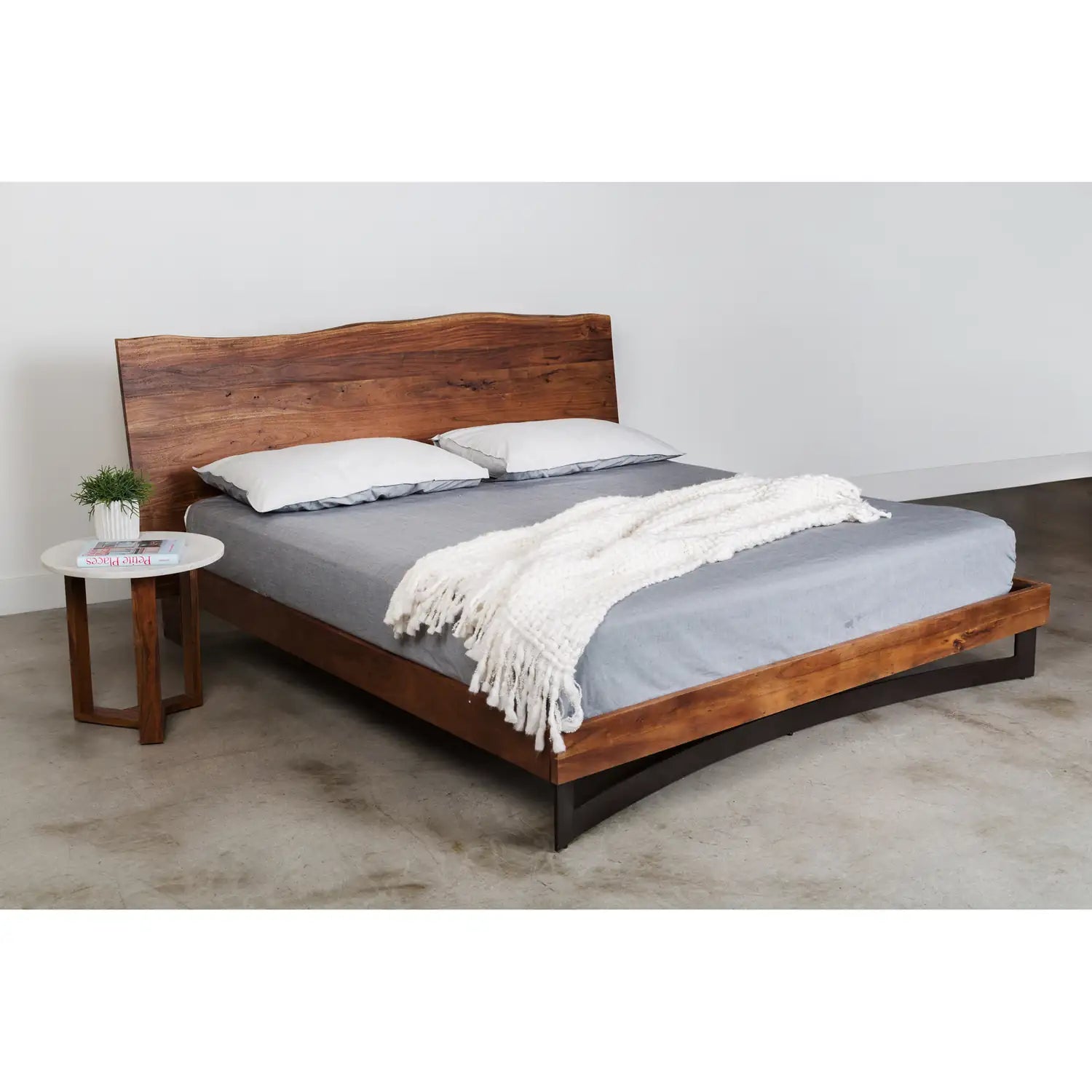 MOE'S, BENT BEDS, BEDS