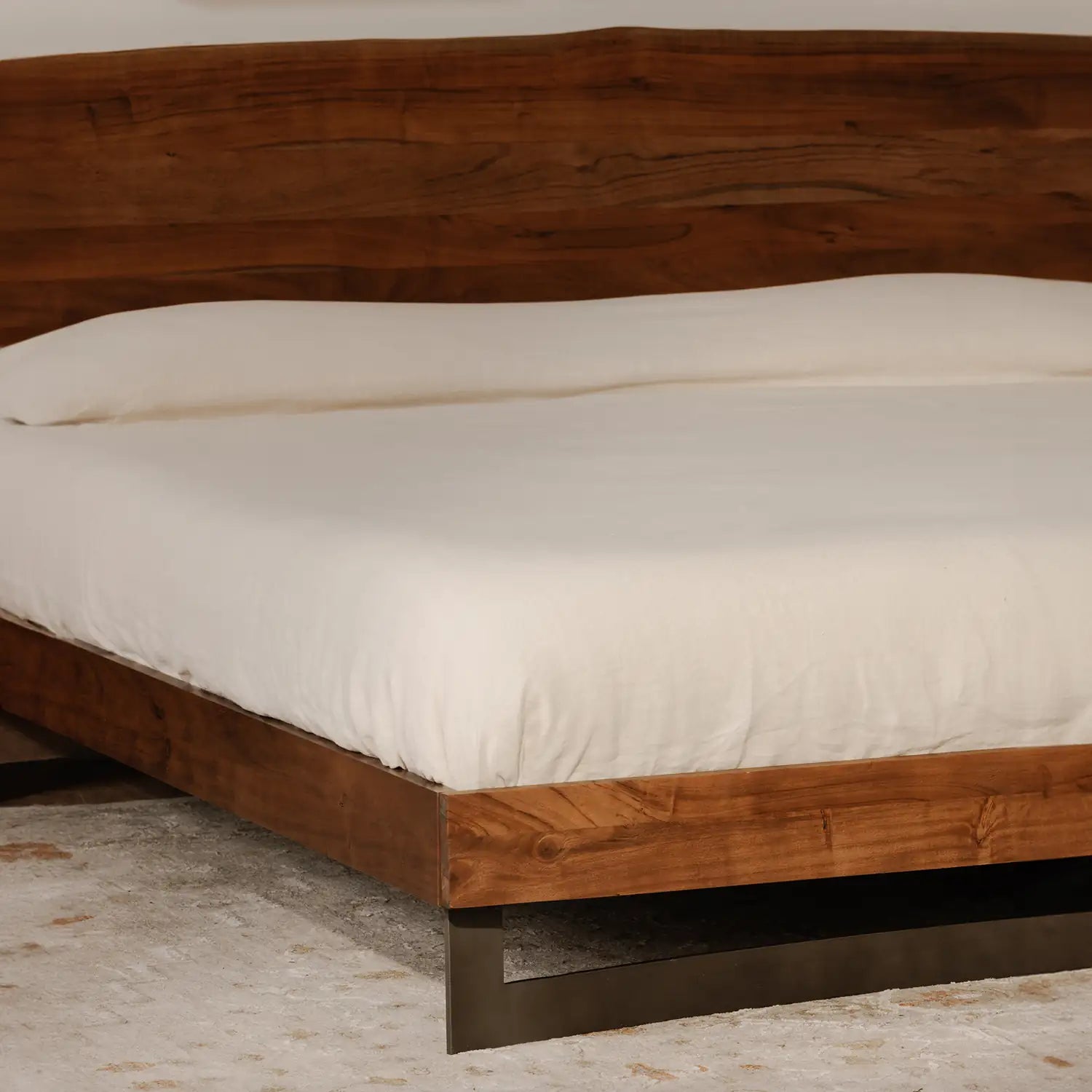 MOE'S, BENT BEDS, BEDS