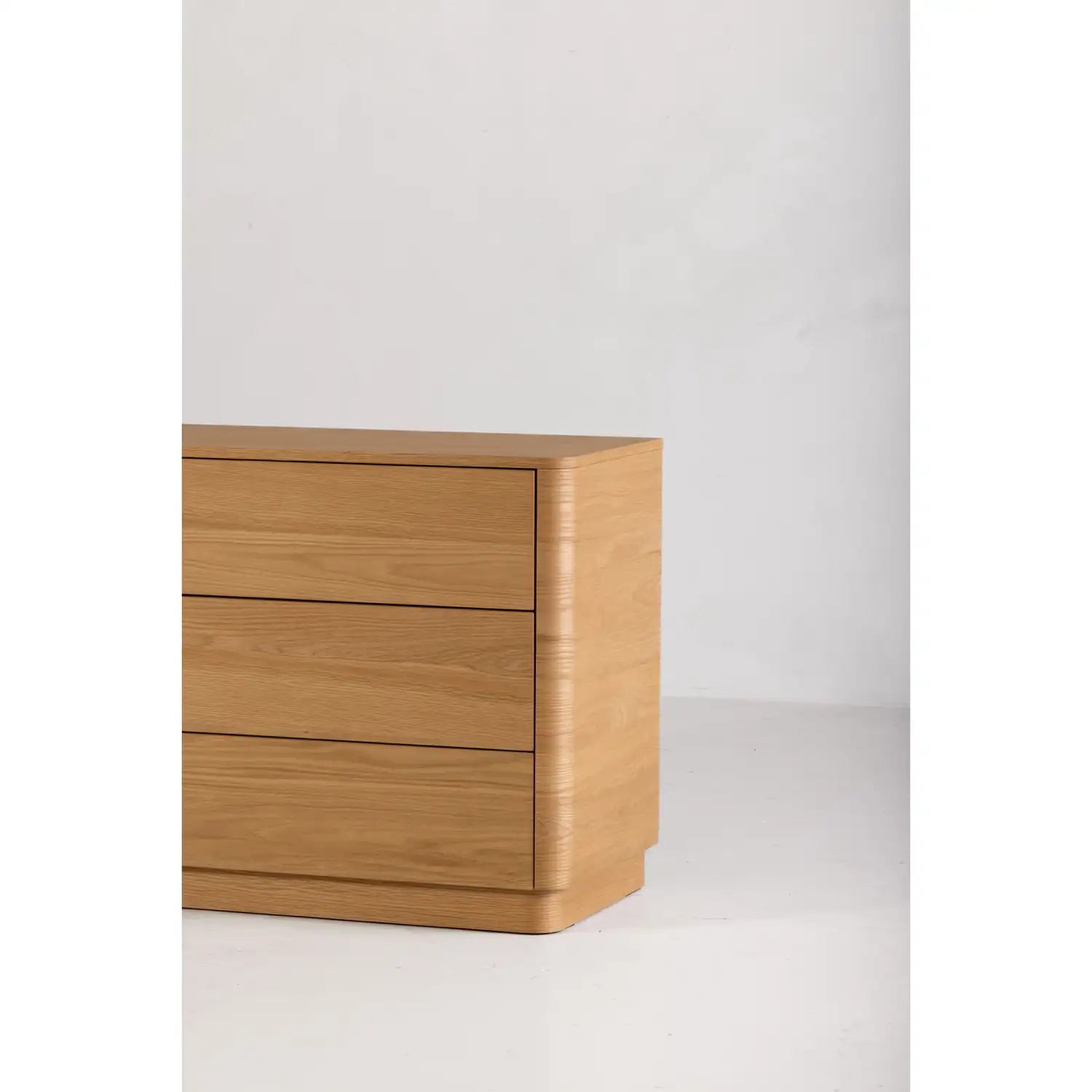 MOES, OFF DRESSERS, DRESSERS