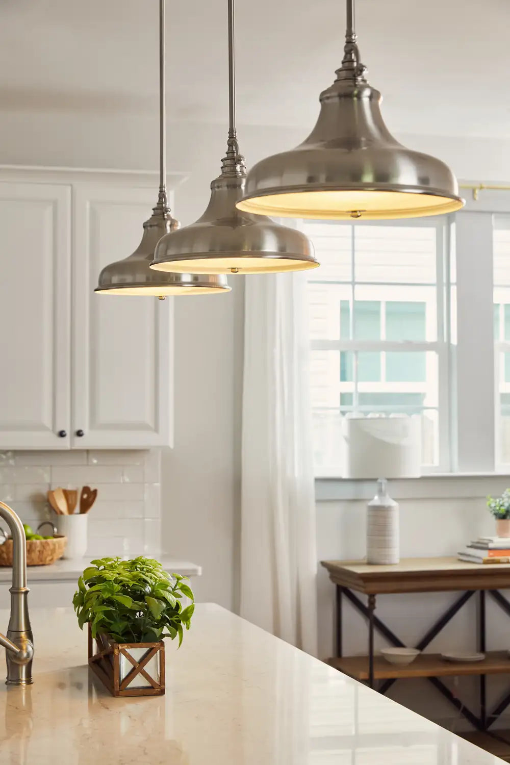 QUOIZEL, EMERY PENDANT, PENDANT LIGHT