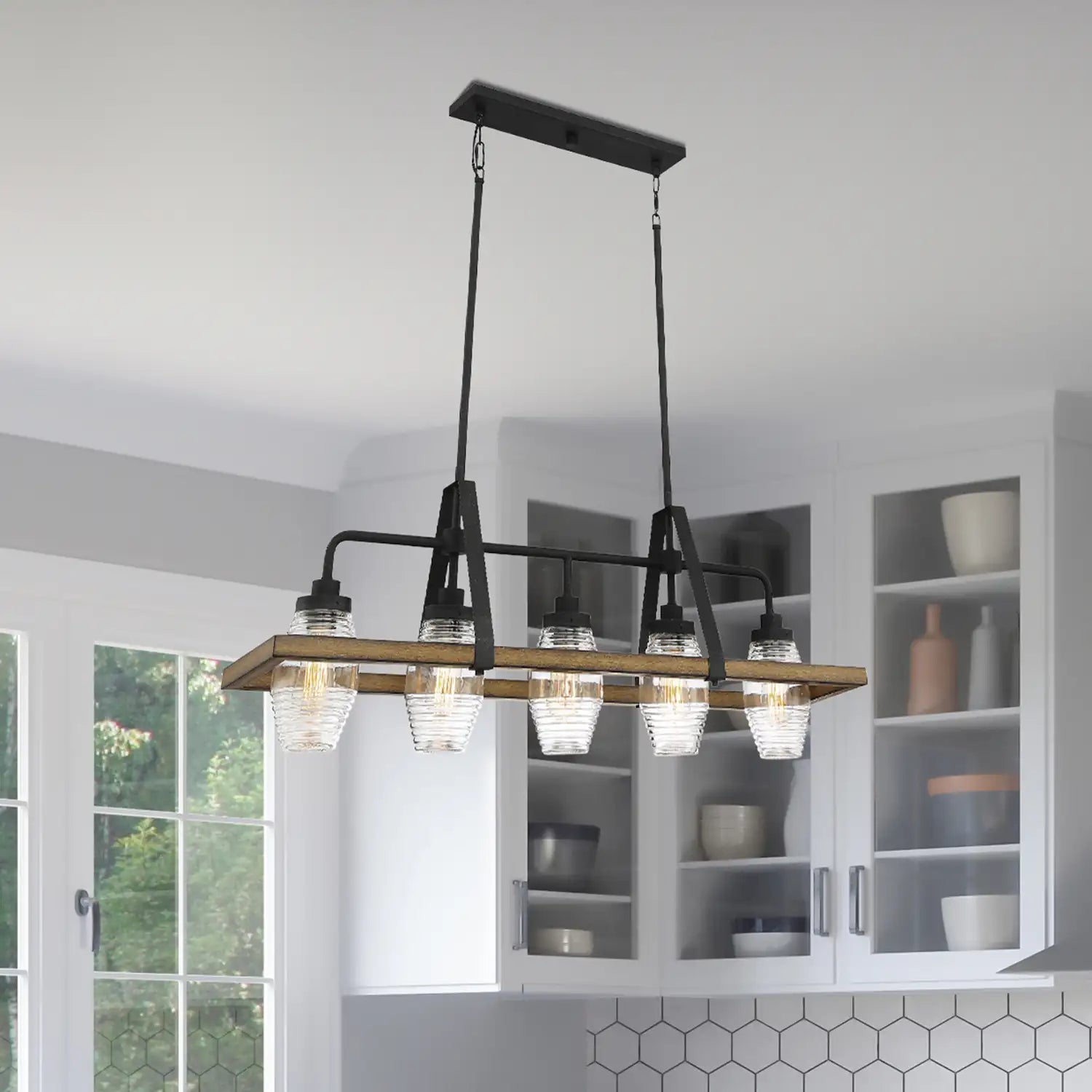 QUOIZEL, GUILFORD ISLAND CHANDELIER, LINEAR LIGHT