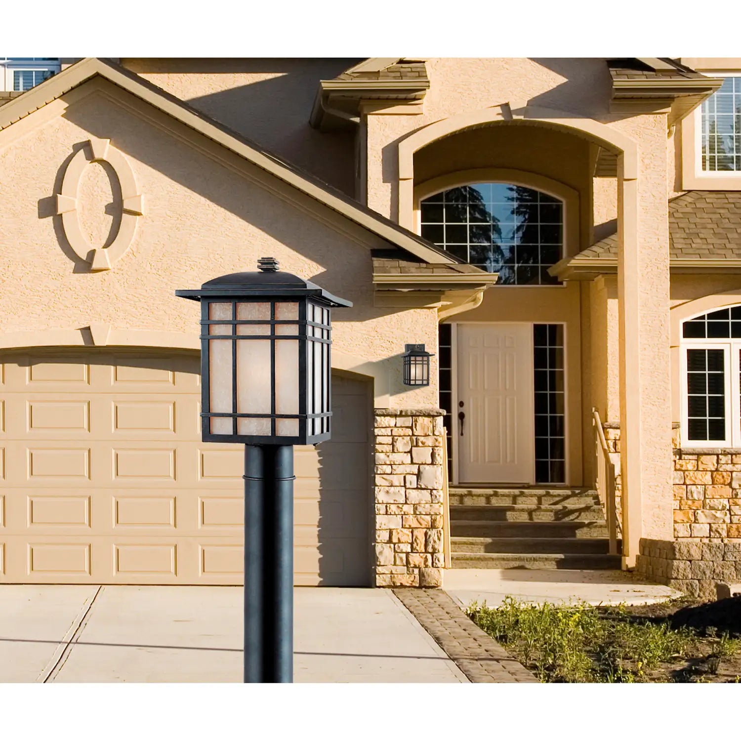 QUOIZEL, HILLCREST OUTDOOR LANTERN, OUTDOOR CEILING LIGHTS