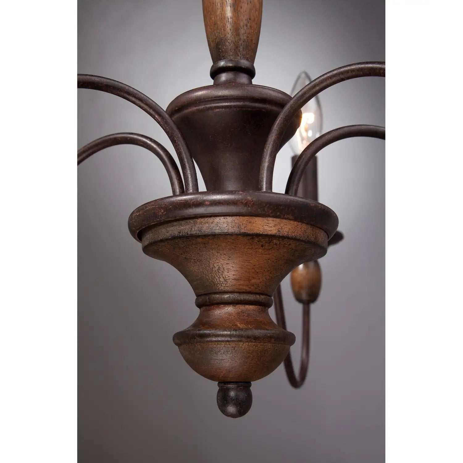 QUOIZEL, HOLBROOK CHANDELIER, CHANDELIER LIGHT