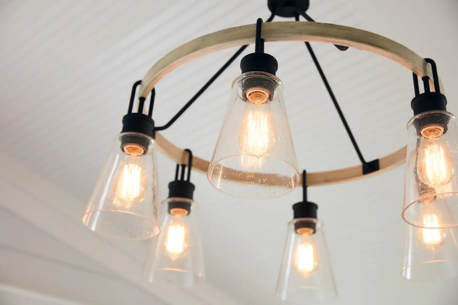 QUOIZEL, KINGSBRIDGE CHANDELIER, CHANDELIER LIGHT
