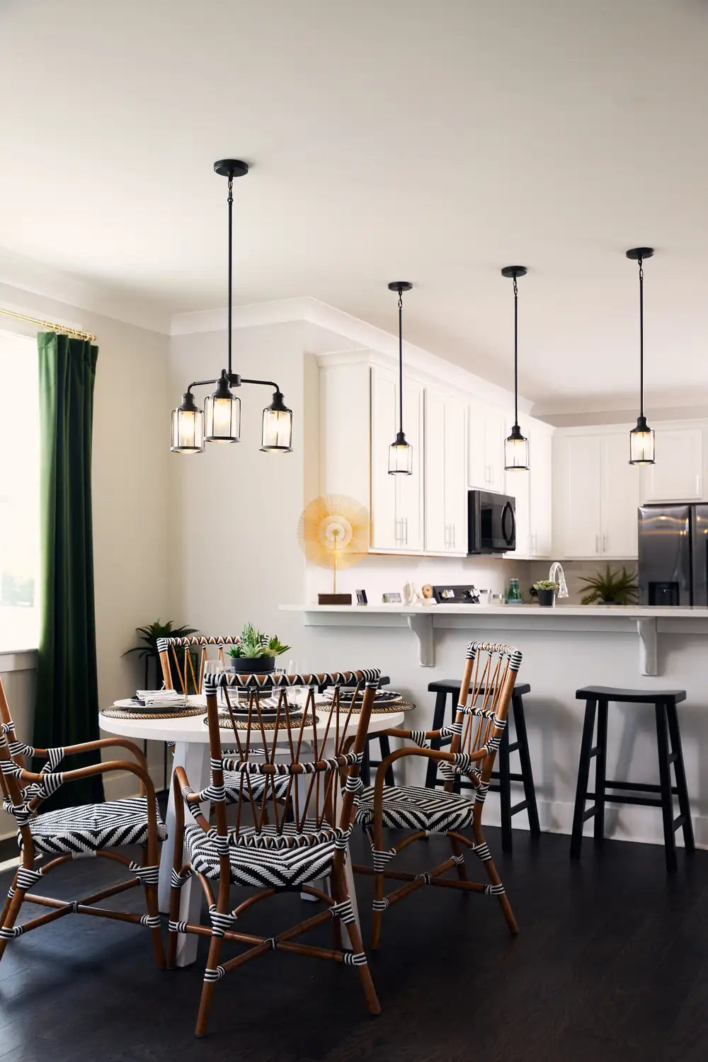 QUOIZEL, LUDLOW CHANDELIER, CHANDELIER LIGHT