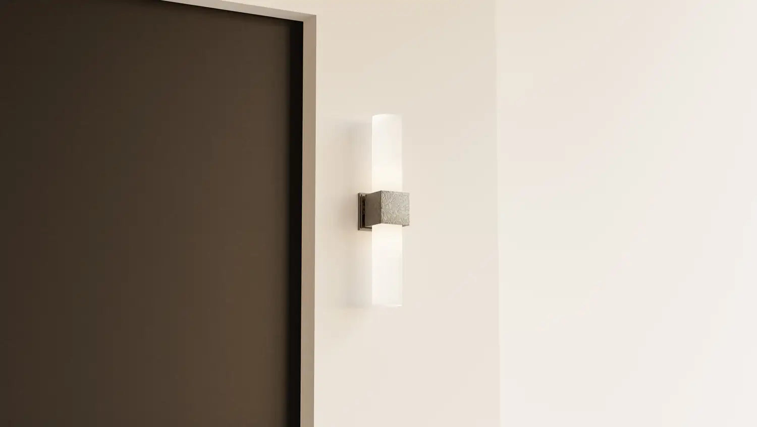QUOIZEL, QUOIZEL WOOD, WALL SCONCES
