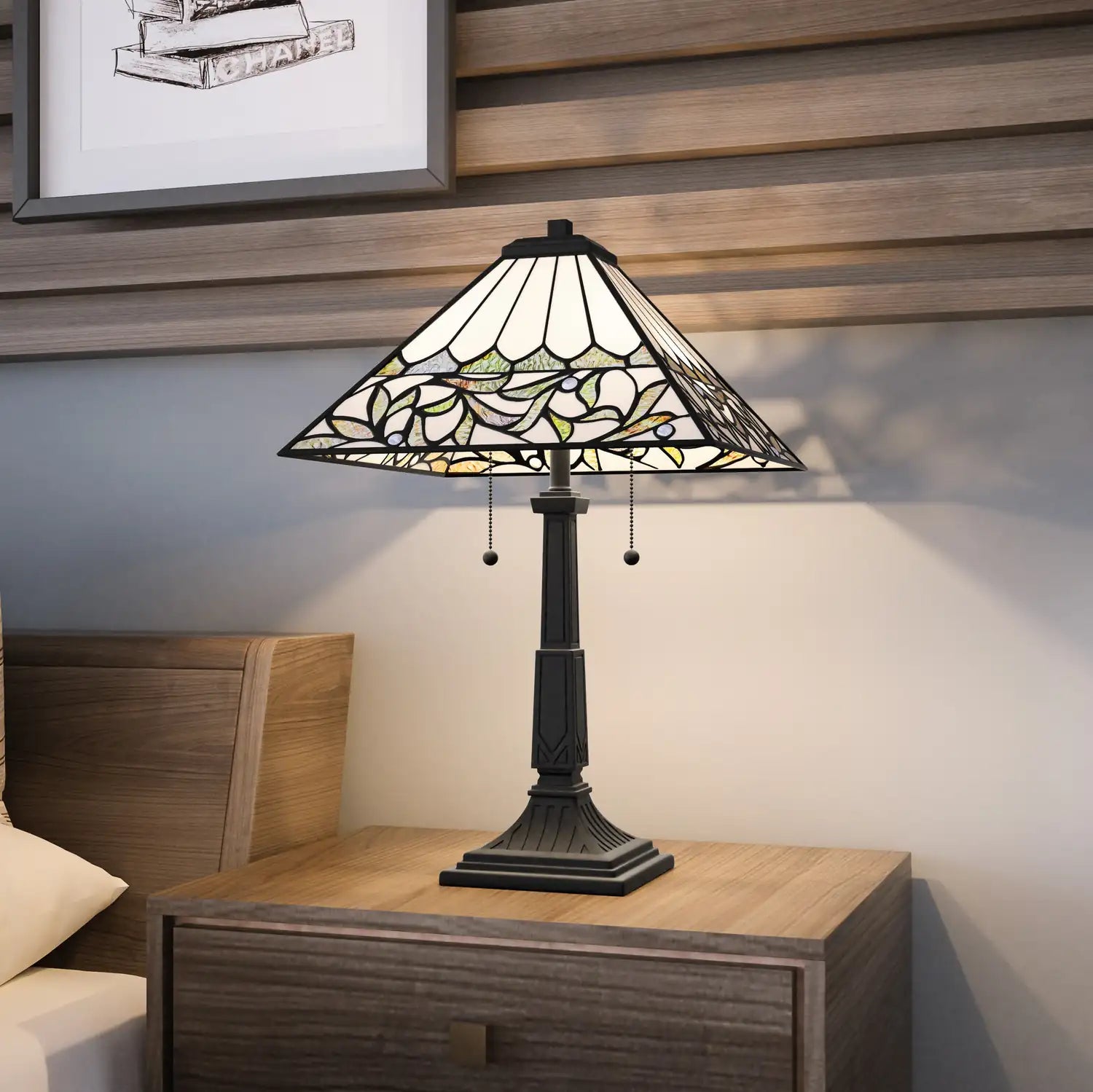 QUOIZEL, TIFFANY TABLE LAMP, TABLE LAMPS