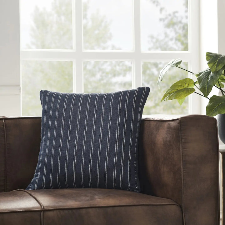 RENWIL OAKLEY INDOOR PILLOW - Decorative Accents