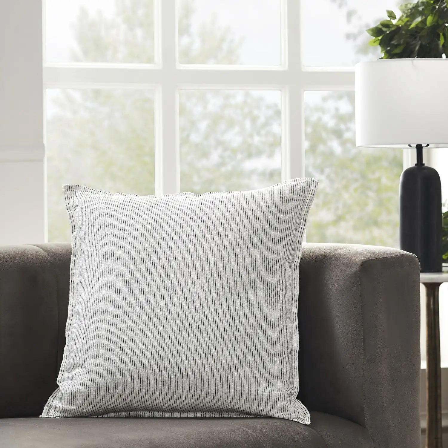 RENWIL SYDEN INDOOR PILLOW - Decorative Accents