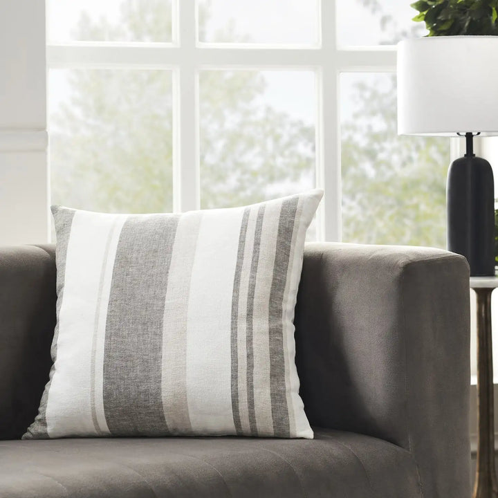 RENWIL CASSIDY INDOOR PILLOW - Decorative Accents