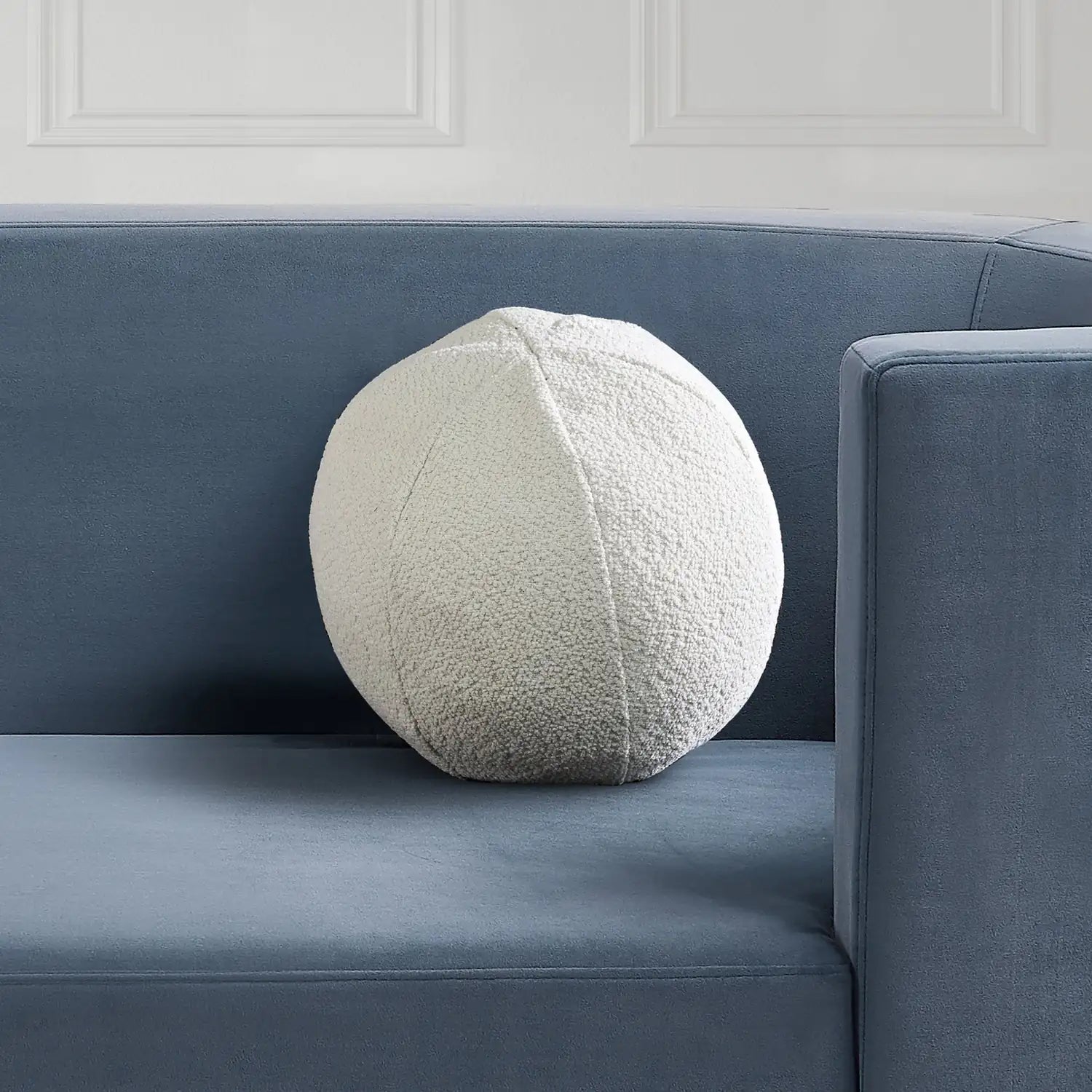 RENWIL SOLAN INDOOR PILLOW - Decorative Accents