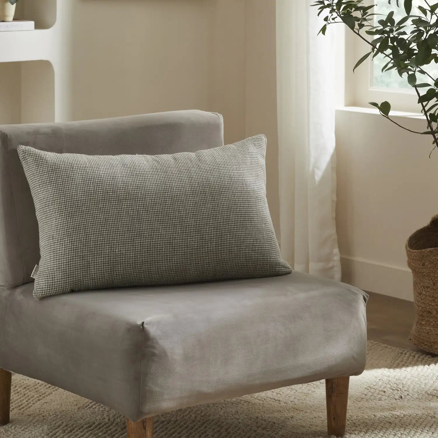 RENWIL GIVERNY INDOOR PILLOW - Decorative Accents