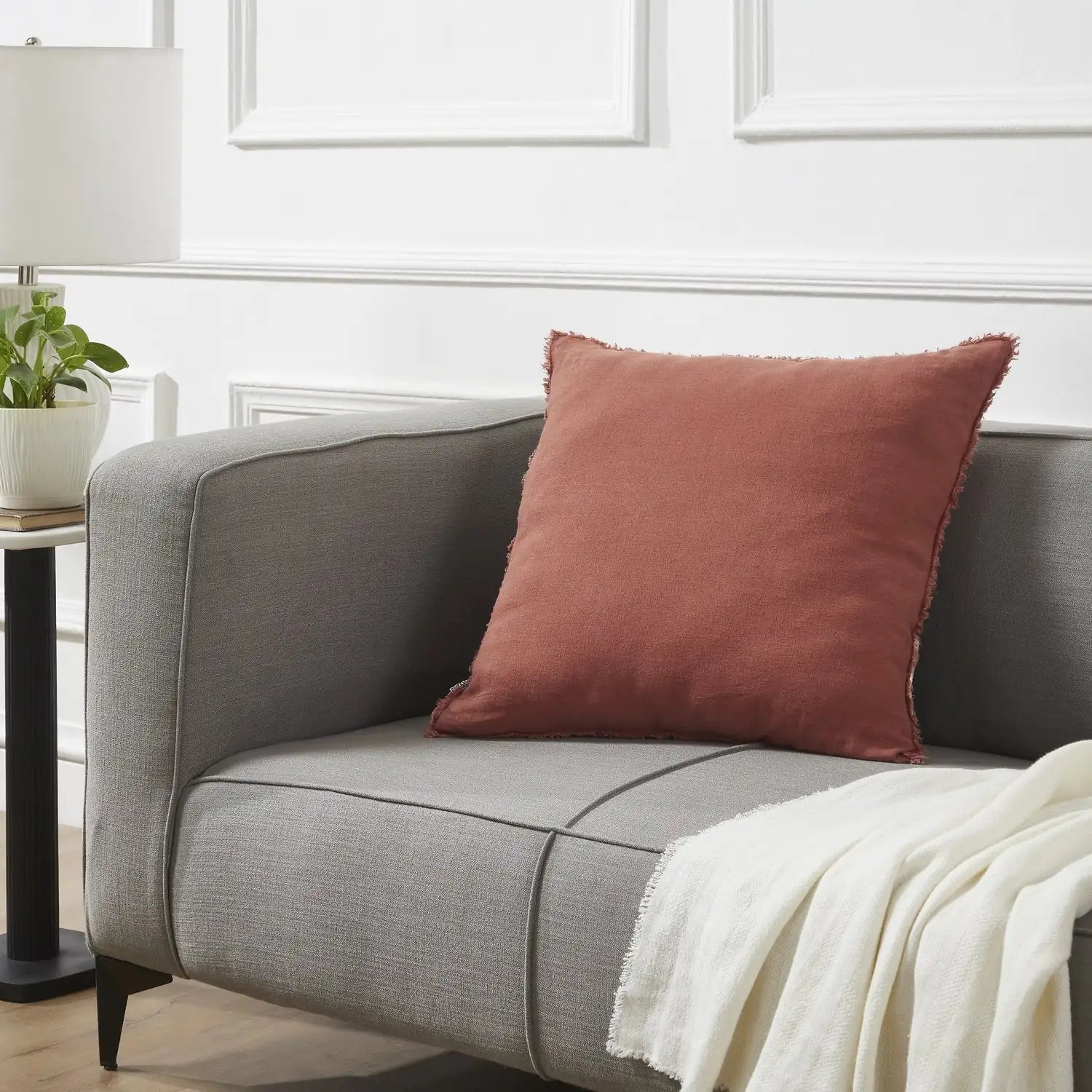 RENWIL ROSELYN INDOOR PILLOW - Decorative Accents
