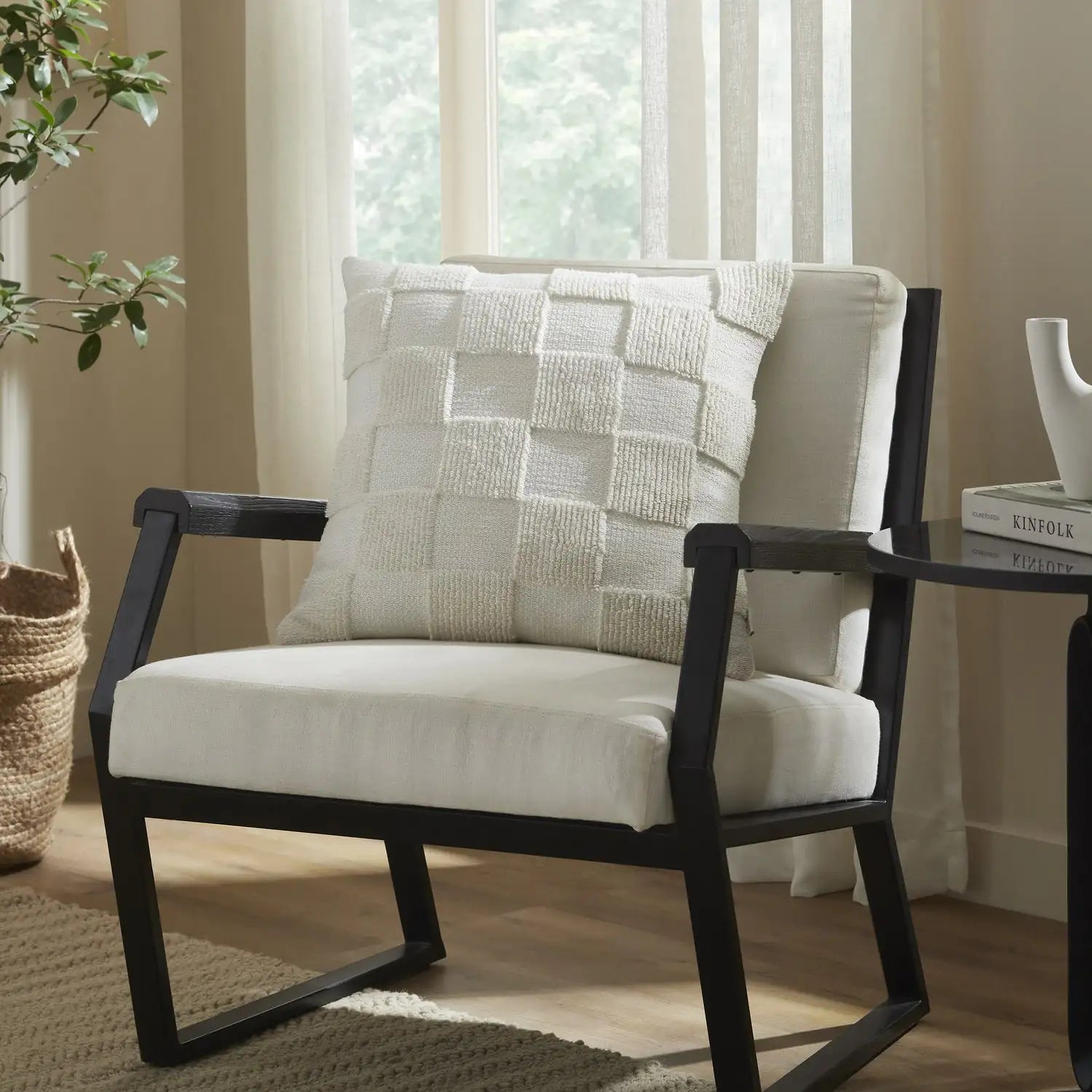 RENWIL TERRAH INDOOR PILLOW - Decorative Accents