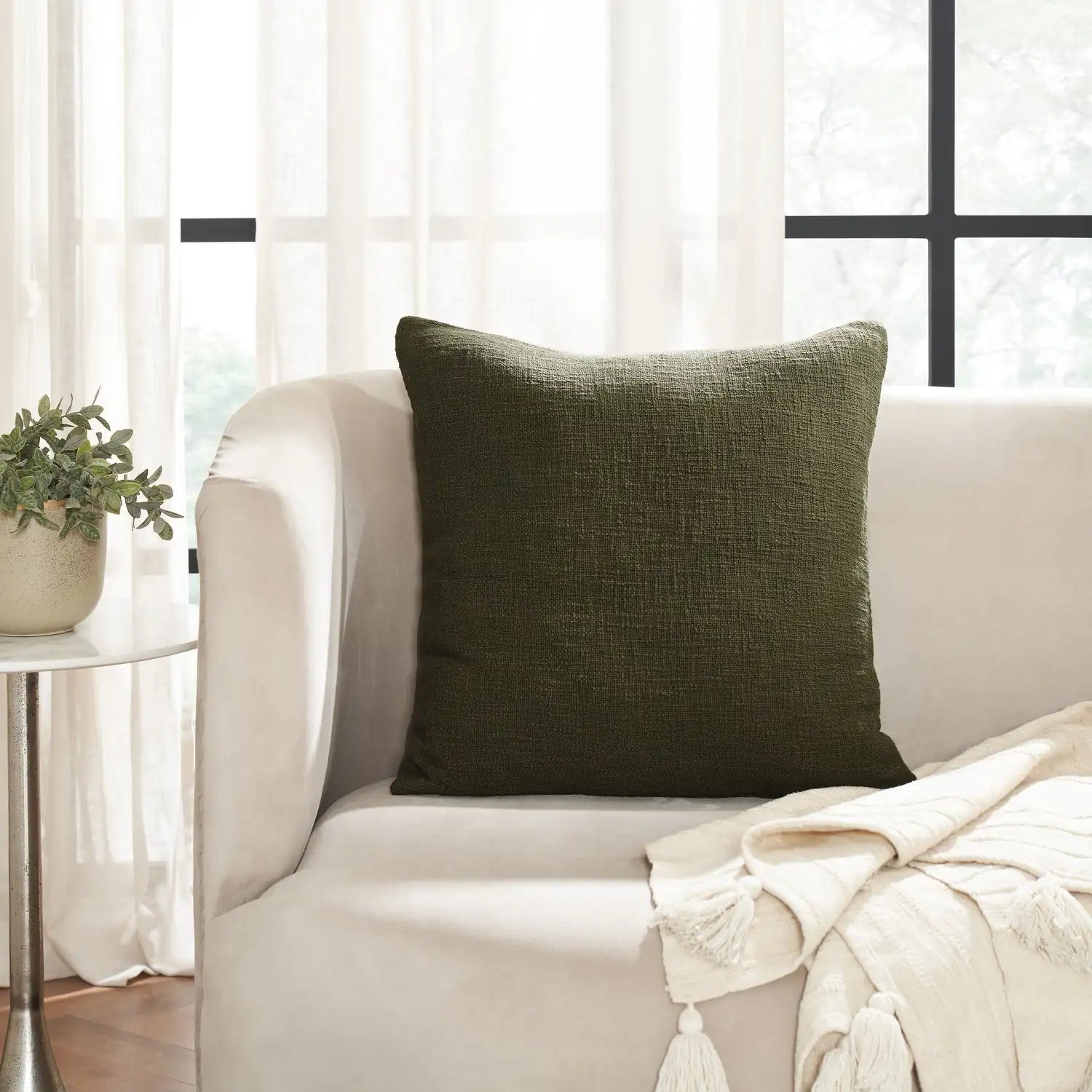 RENWIL SANDRO INDOOR PILLOW - Decorative Accents