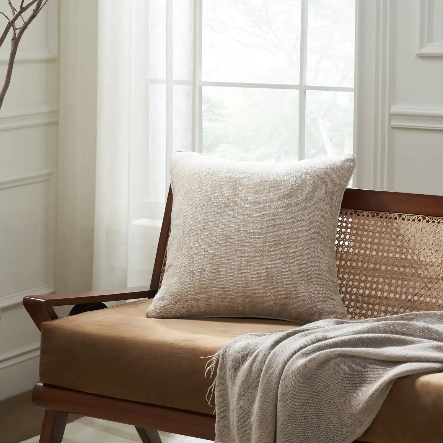 RENWIL AMAL INDOOR PILLOW - Decorative Accents