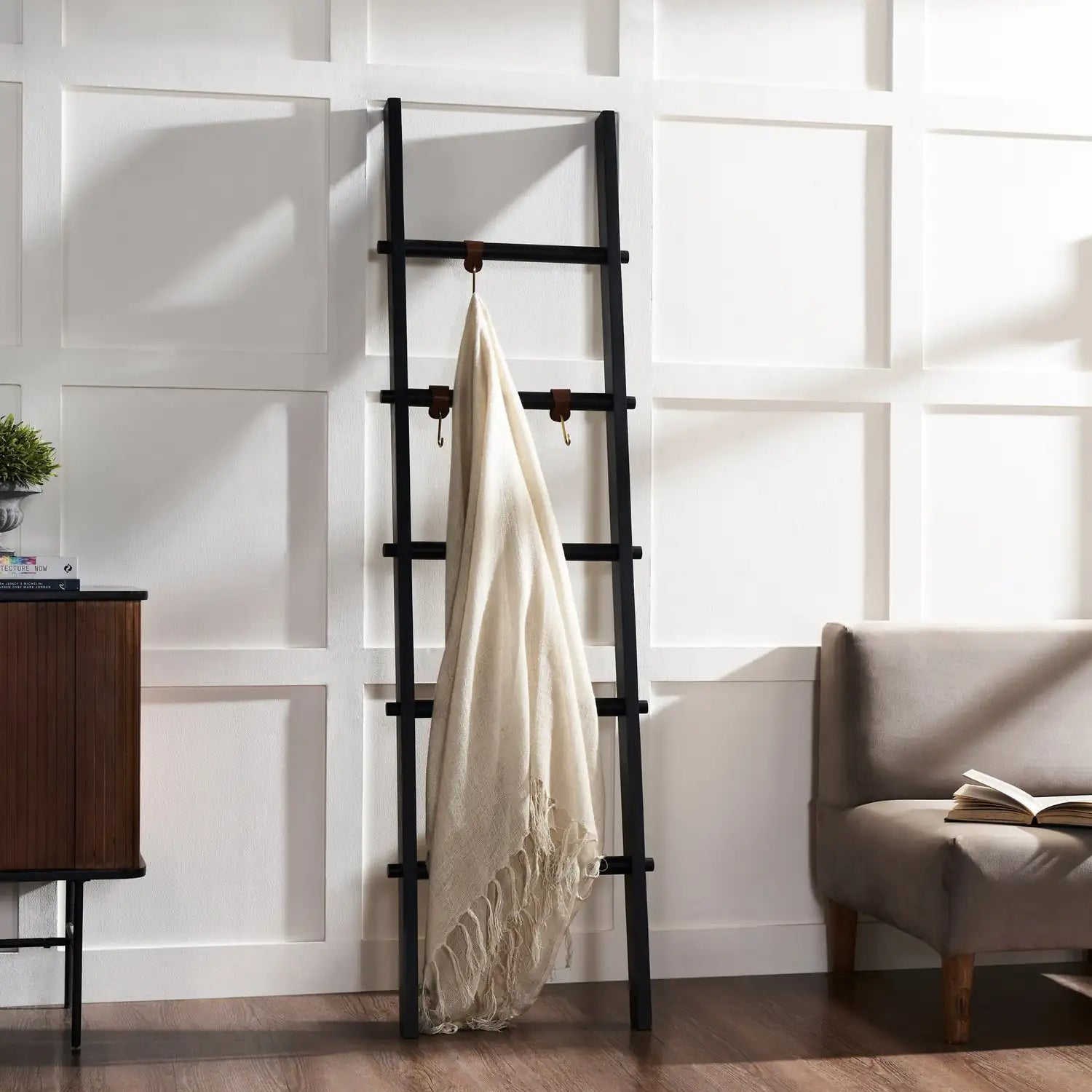 RENWIL MAREVA INDOOR MANGO WOOD BLANKET LADDER - Decorative Accents