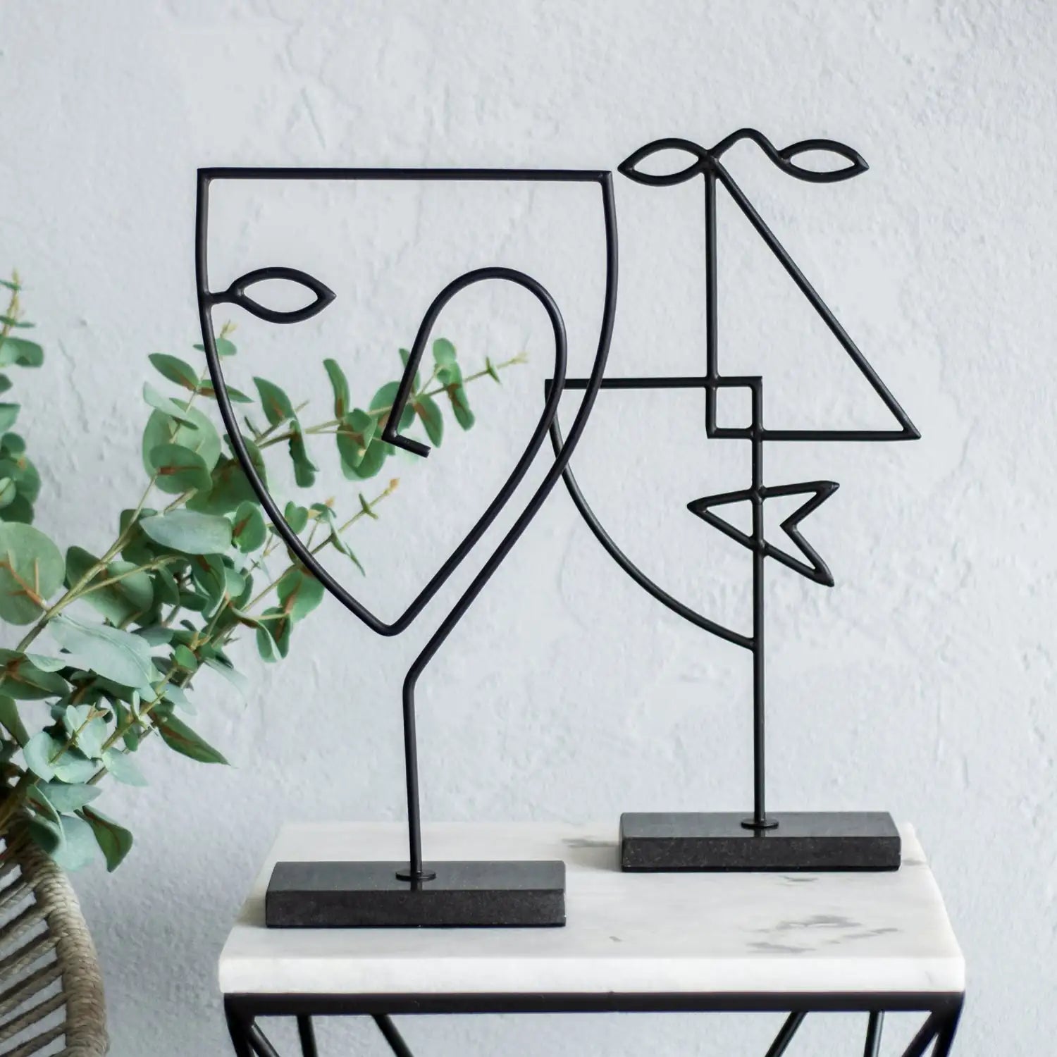 RENWIL POSIE INDOOR IRON STATUE MATTE - Decorative Accents