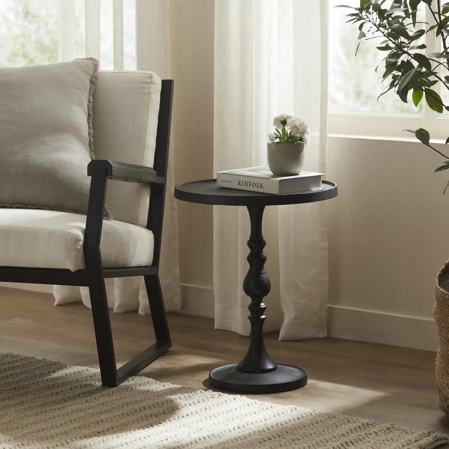RENWIL YATES INDOOR CAST ALUMINUM SIDE TABLE MATTE - Side