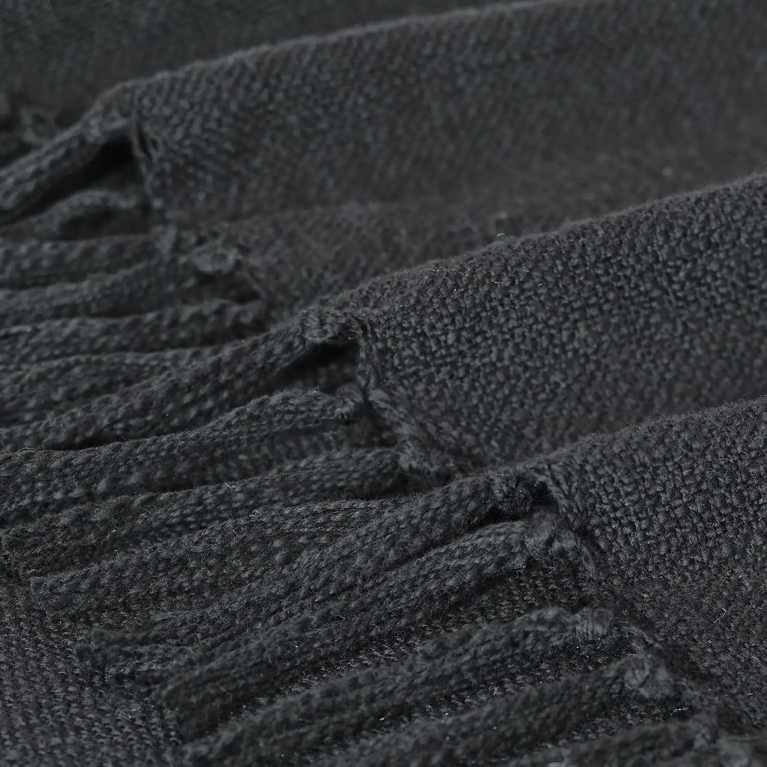 RENWIL CARNELIA THROW - Linens