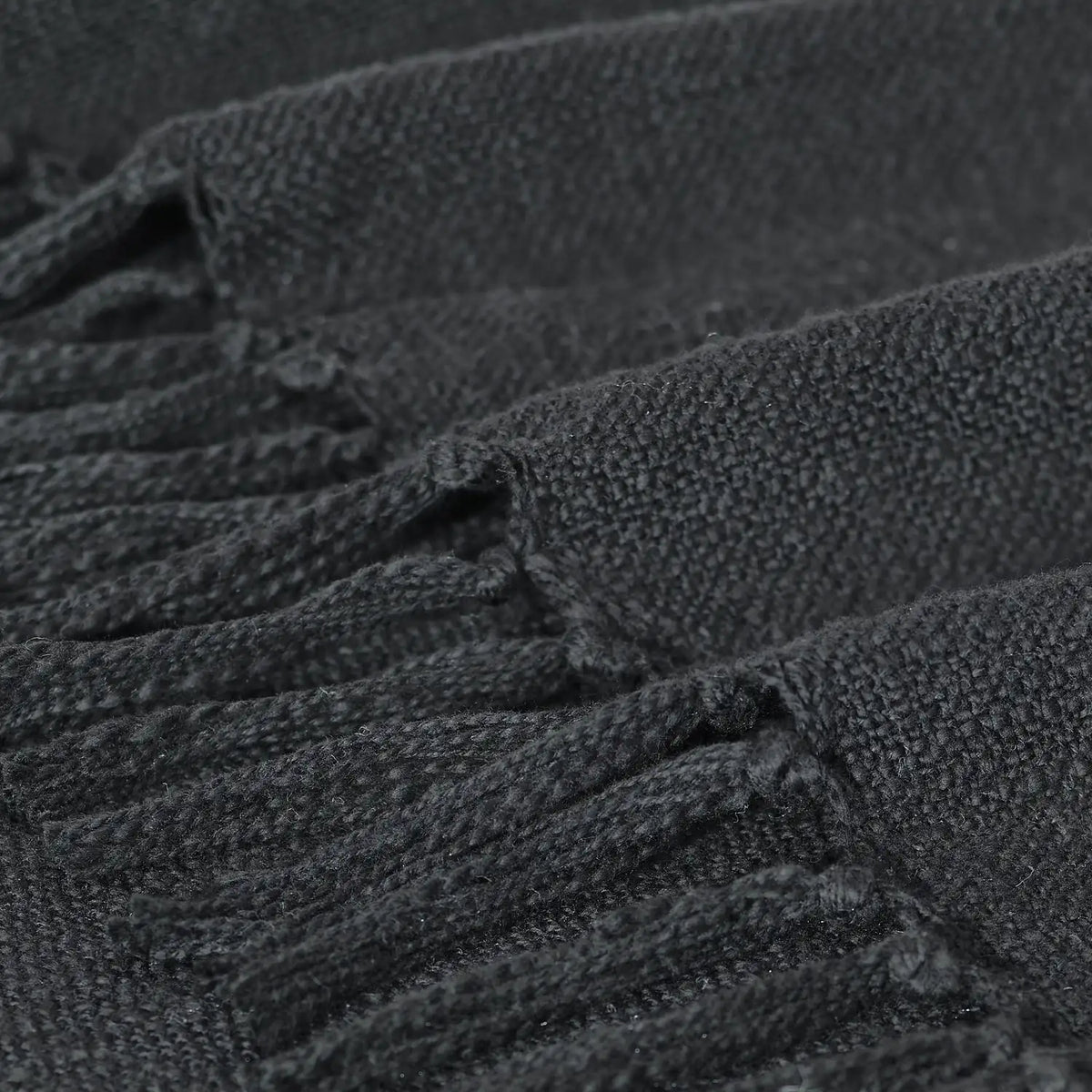 RENWIL Carnelia Throw - Linens