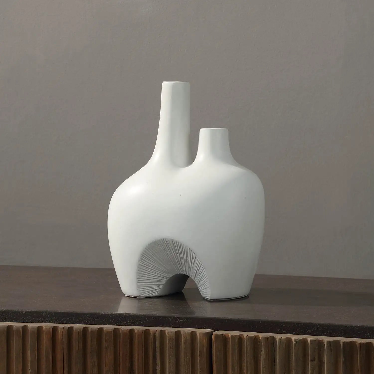 RENWIL PIONEER INDOOR CERAMIC VASE OFF-WHITE - Decorative Accents