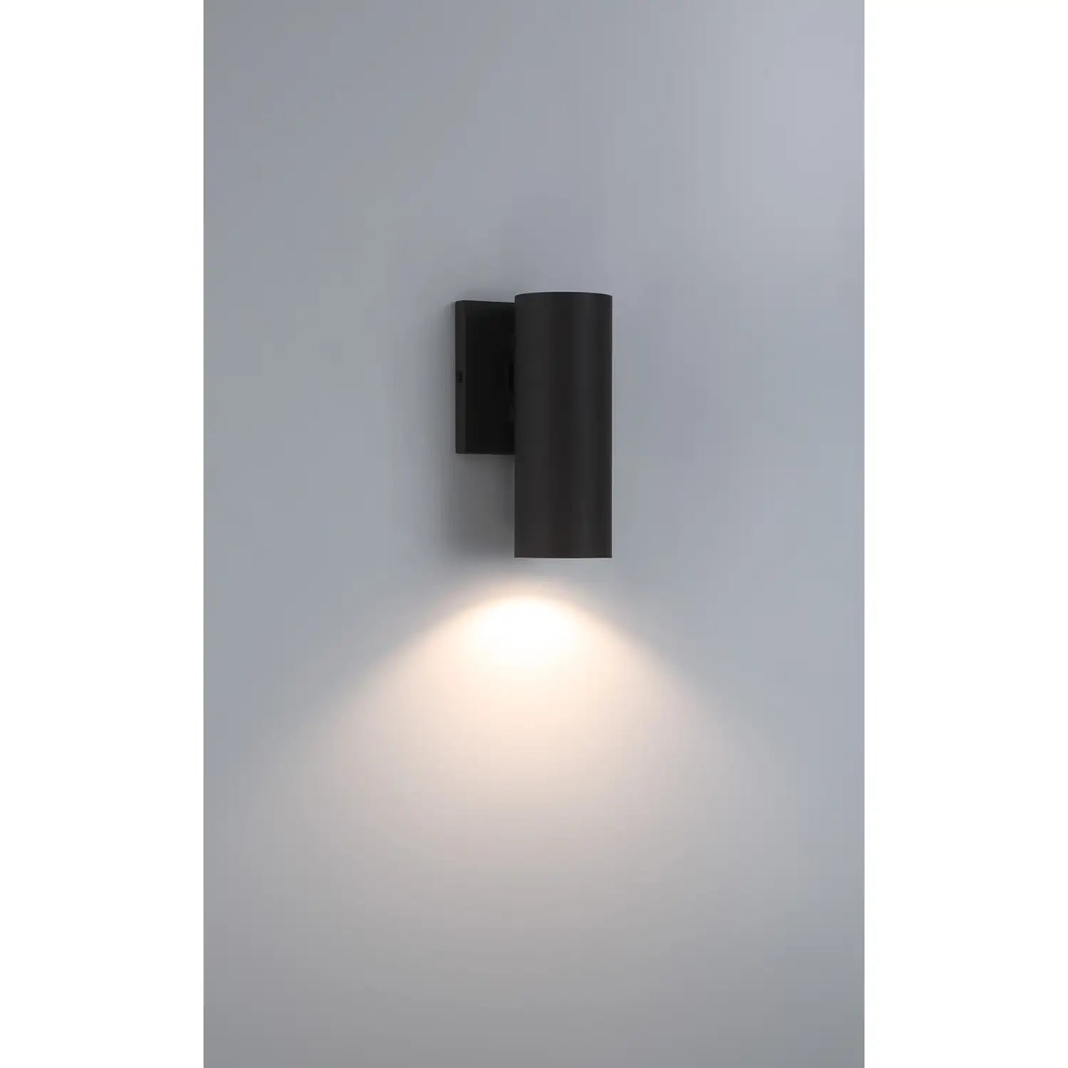 SAVOY LIGHTING ASSETS, KELLEY OUTDOOR: WALL LANTERN, OUTDOOR WALL LIGHTS