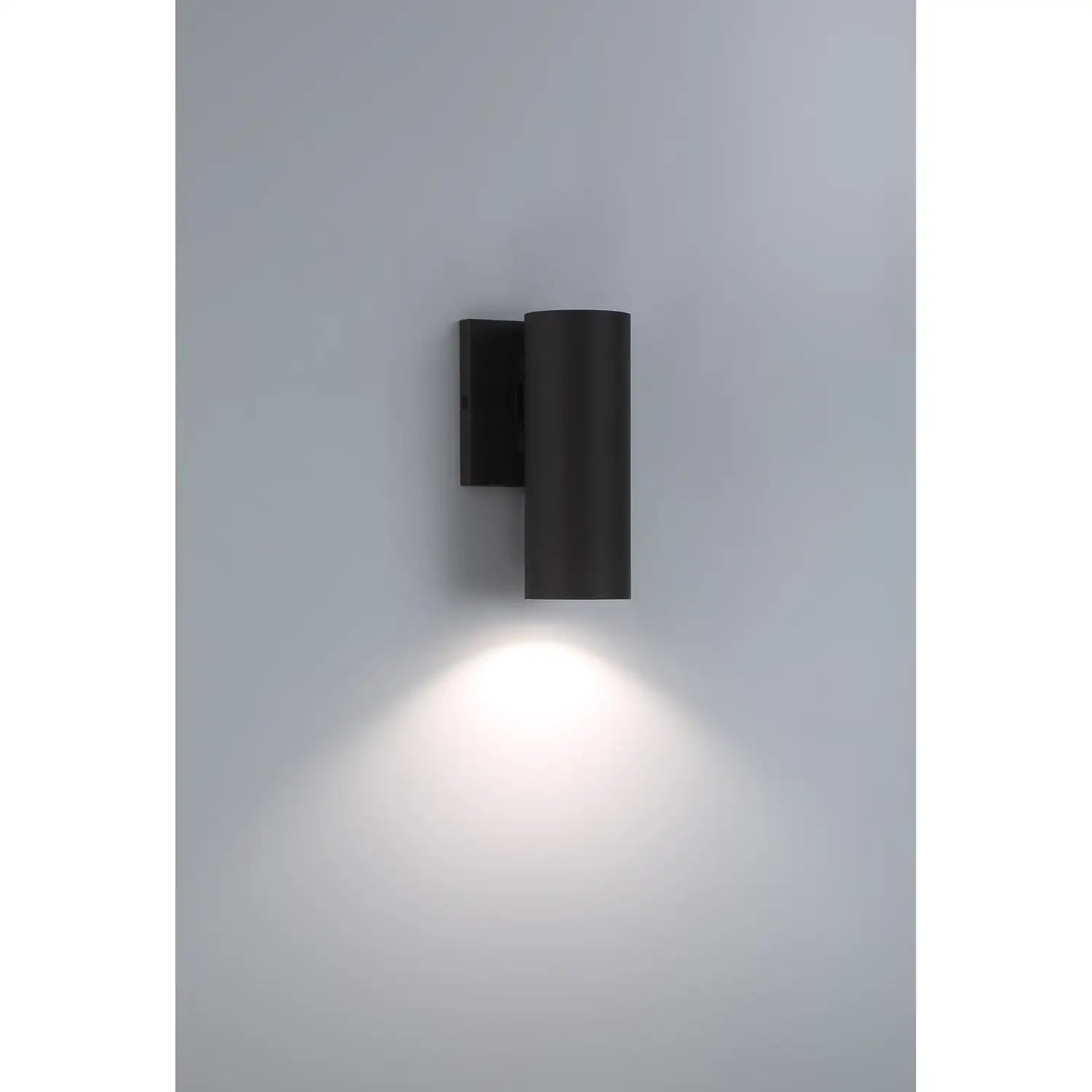 SAVOY LIGHTING ASSETS, KELLEY OUTDOOR: WALL LANTERN, OUTDOOR WALL LIGHTS