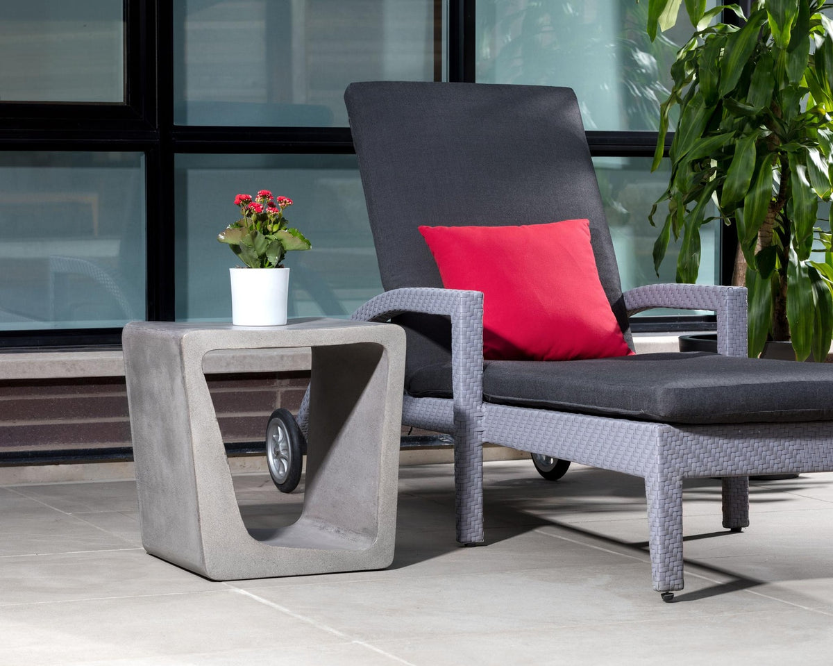 Sunpan DARWIN END TABLE - Outdoor Furniture