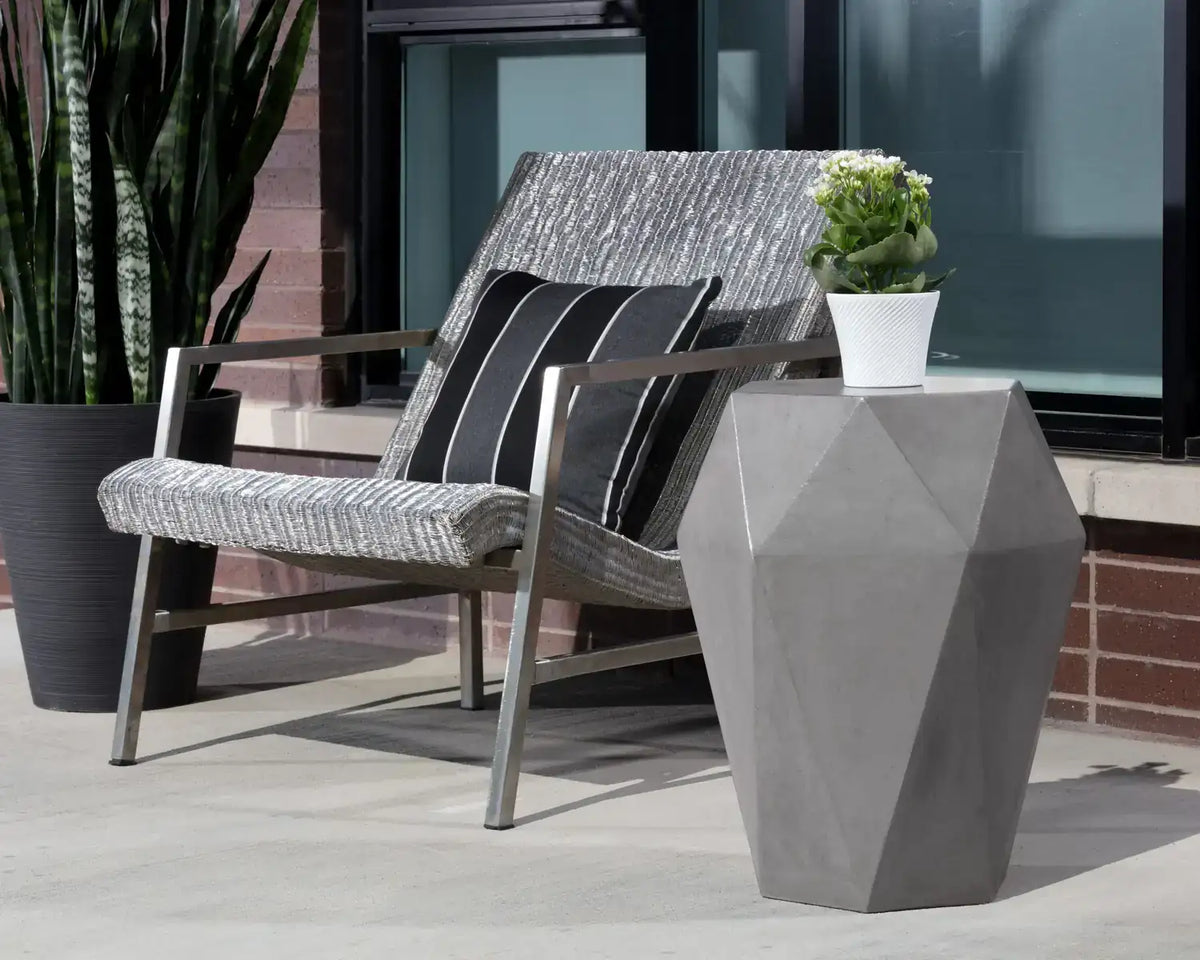 Sunpan CONSTANCE END TABLE - Outdoor Furniture