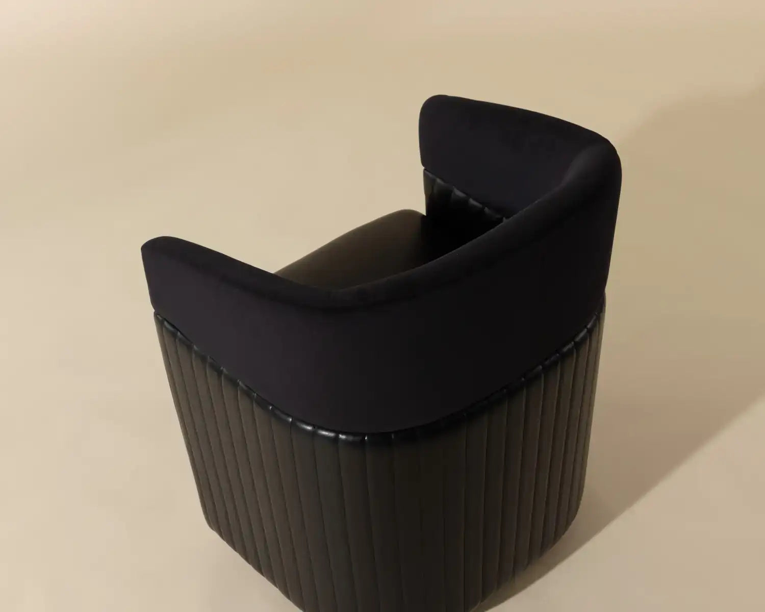 Sunpan GENVAL WHEELED LOUNGE CHAIR - Dining Chairs