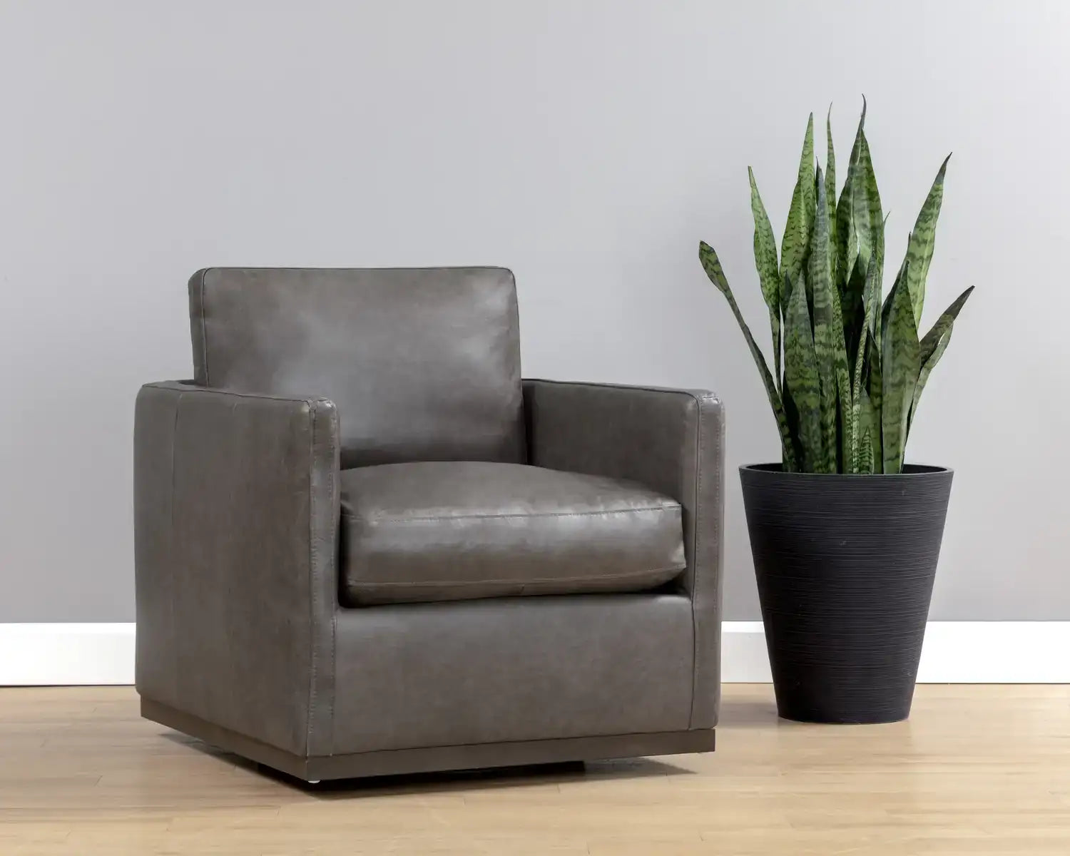 PORTMAN SWIVEL LOUNGE CHAIR - MARSEILLE CONCRETE LEATHER - Lounge