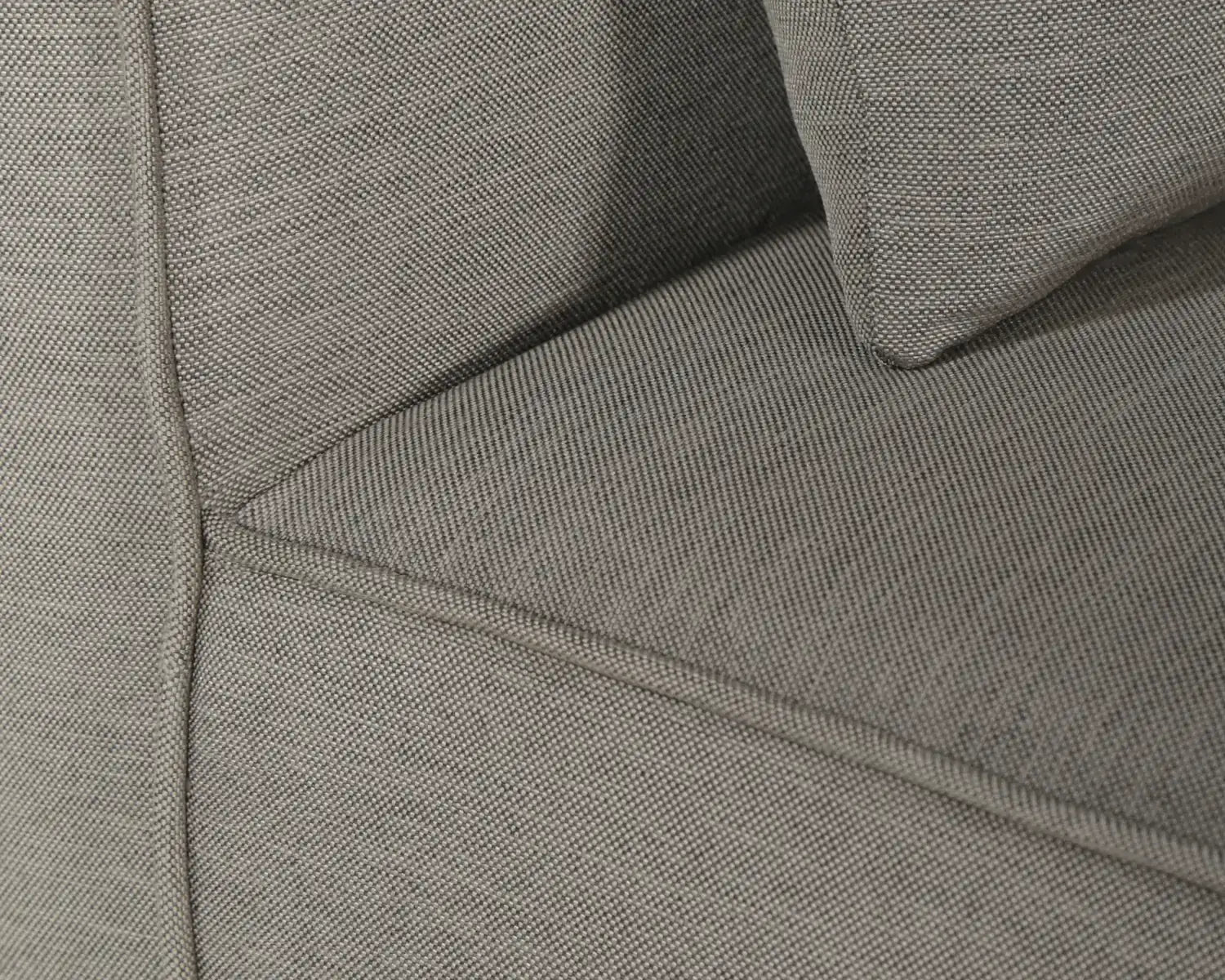 SUNPAN CARBONIA SWIVEL LOUNGE CHAIR - Outdoor Furniture
