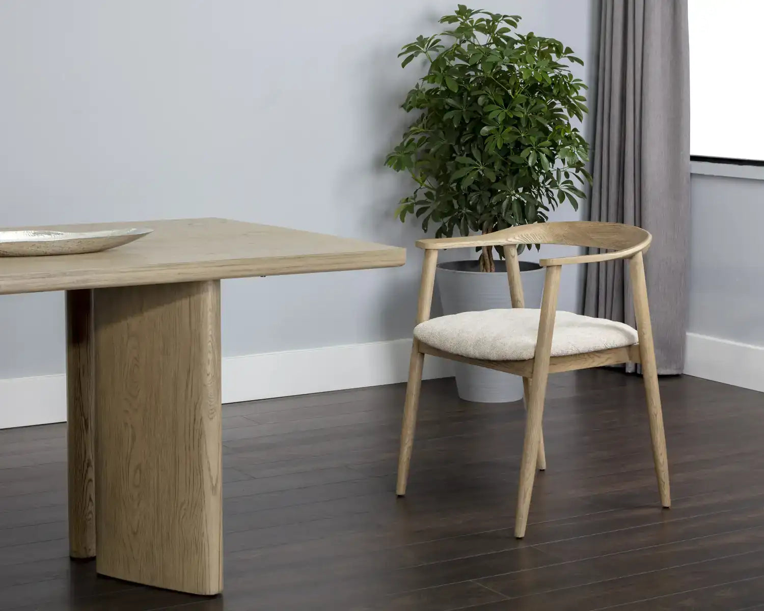 Sunpan JEREMY DINING ARMCHAIR - Dining Chairs