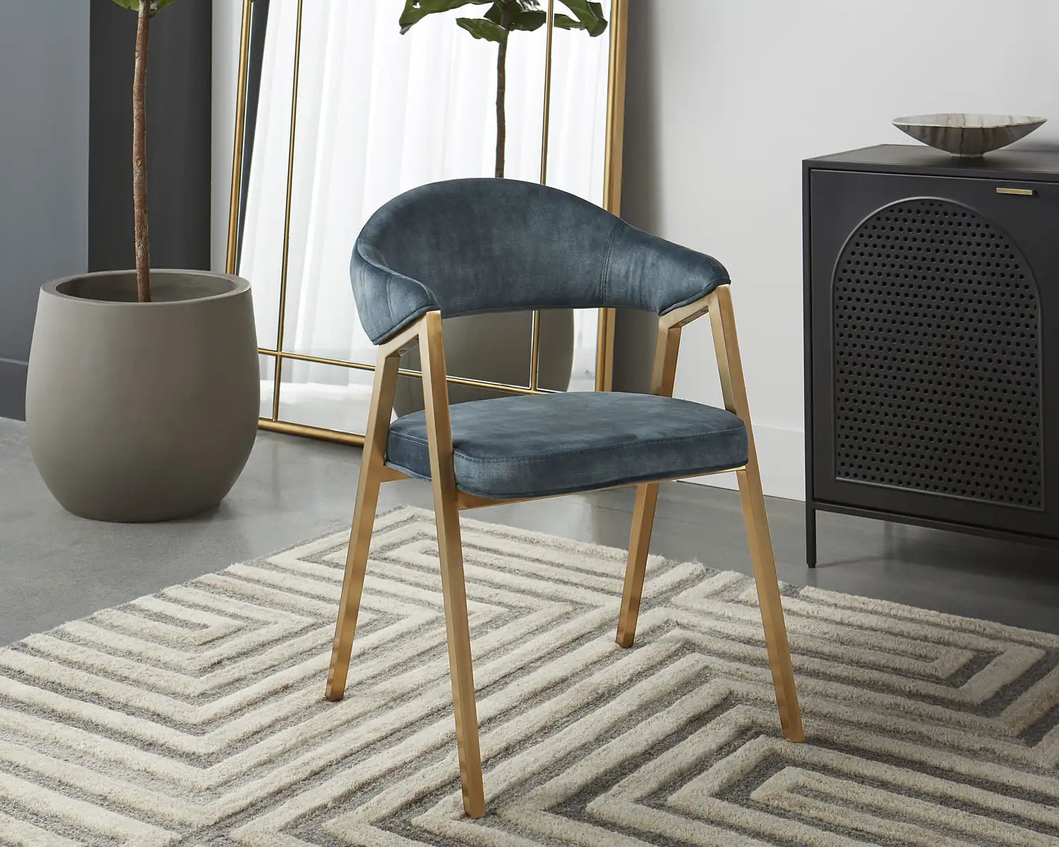 Sunpan BURGOS DINING ARMCHAIR - Dining Chairs
