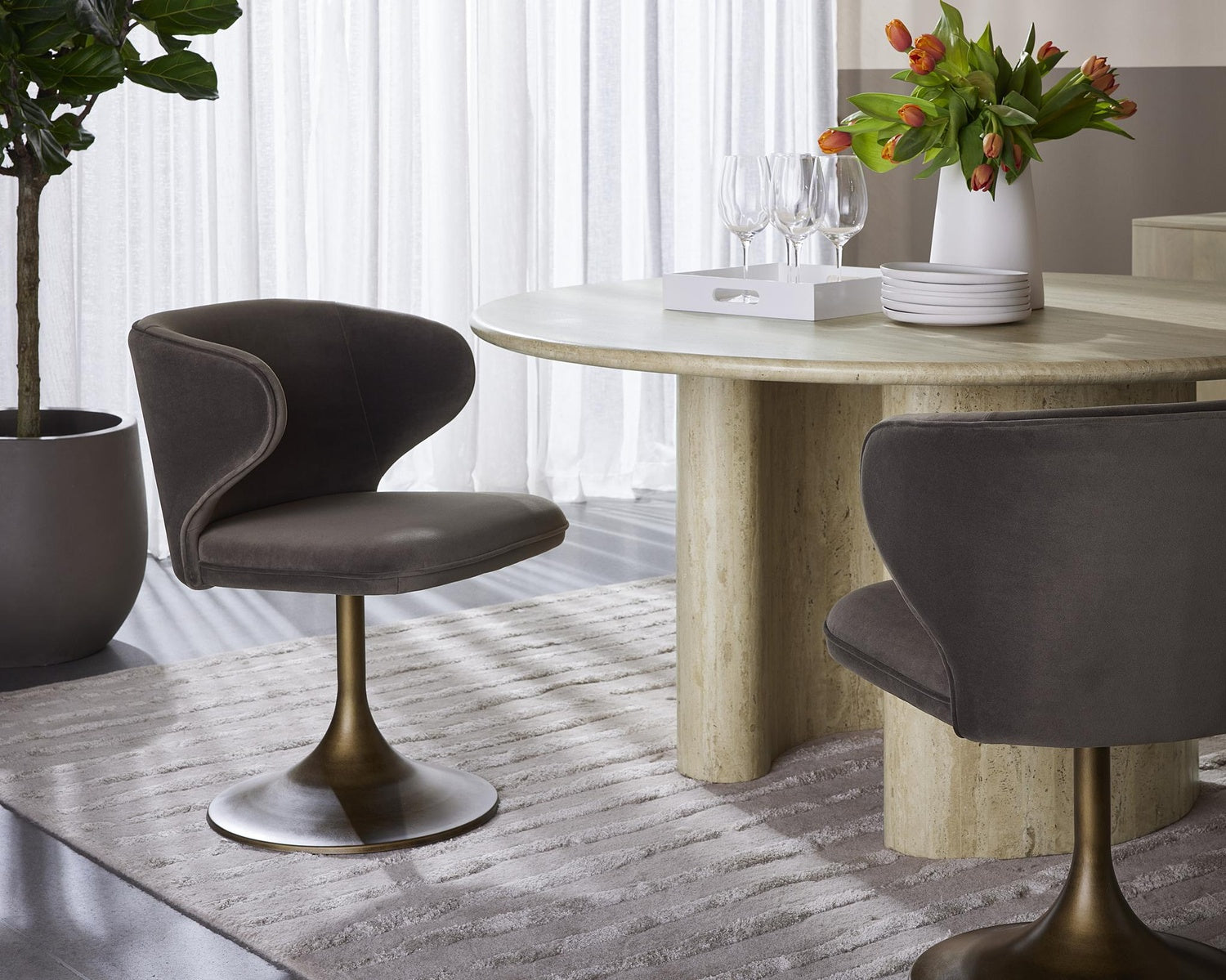 Sunpan SIMONE SWIVEL DINING CHAIR - Dining Chairs