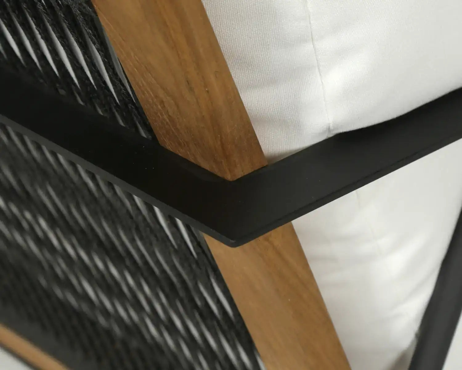 SUNPAN MILAN ARMCHAIR - Outdoor Furniture