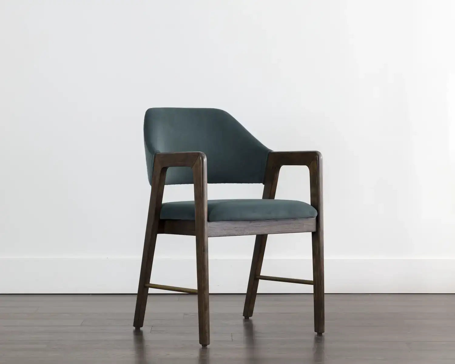 Sunpan MILTON DINING ARMCHAIR - Dining Chairs