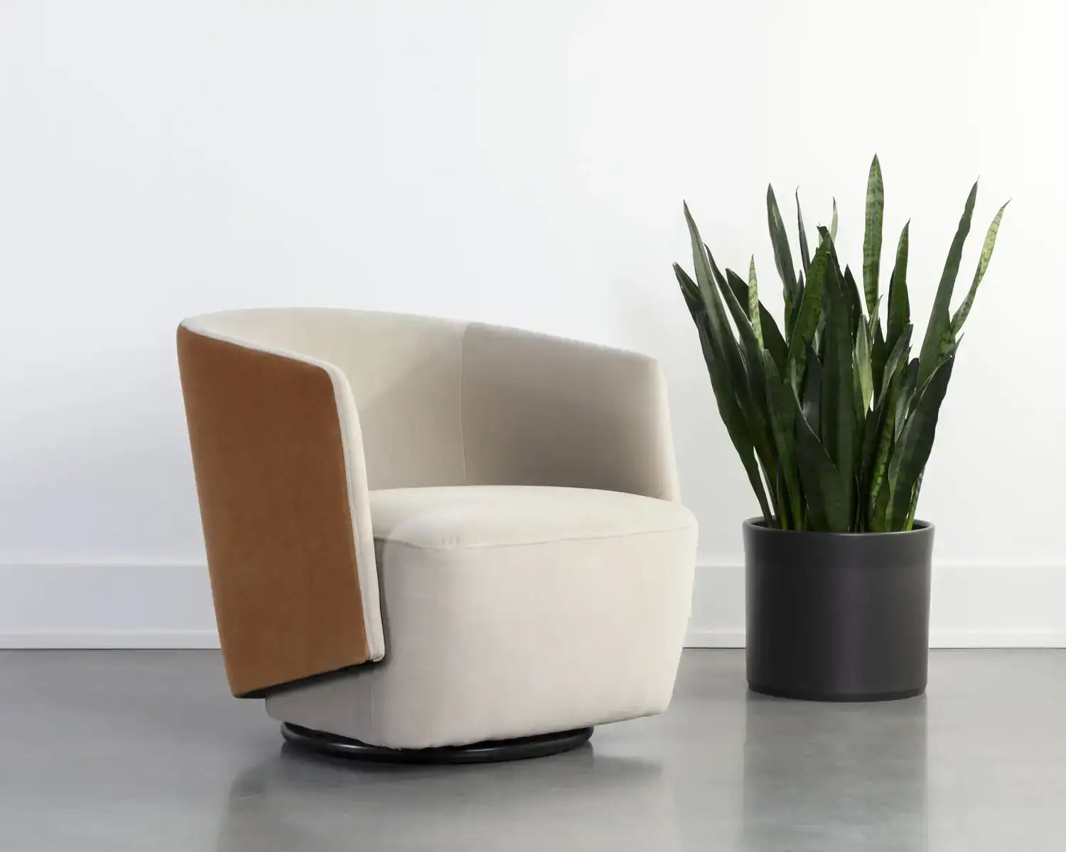 Sunpan SARINA SWIVEL LOUNGE CHAIR - Lounge