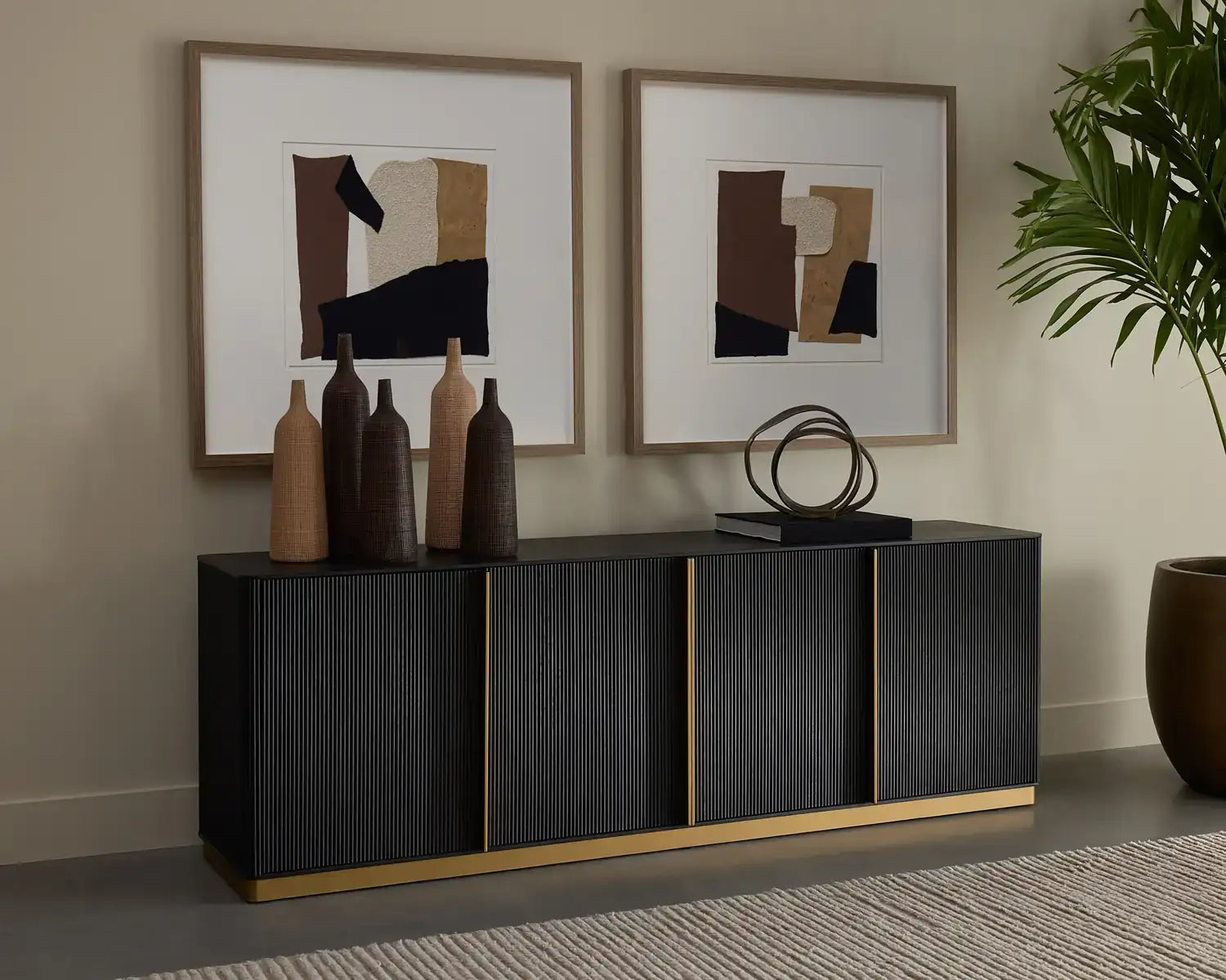 SUNPAN KALLA SIDEBOARD - Side