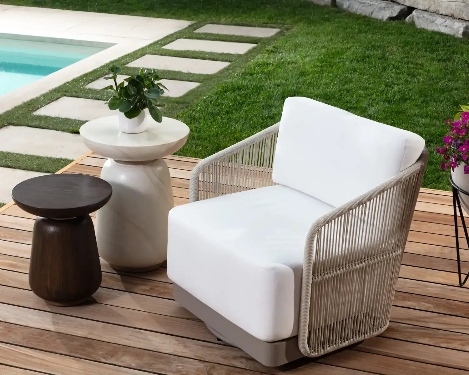SUNPAN HALI END TABLE - Outdoor Furniture