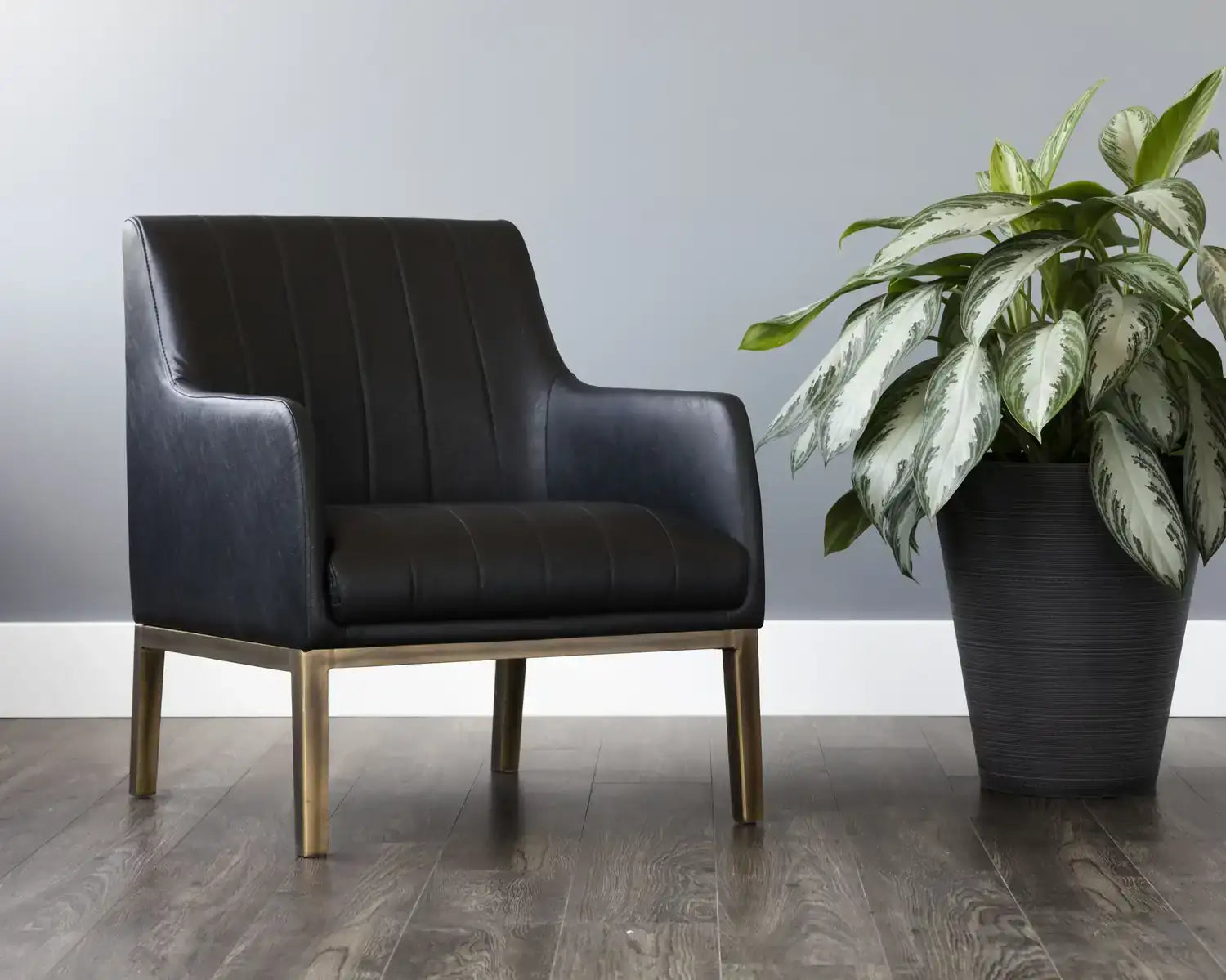 Sunpan WOLFE LOUNGE CHAIR - Lounge